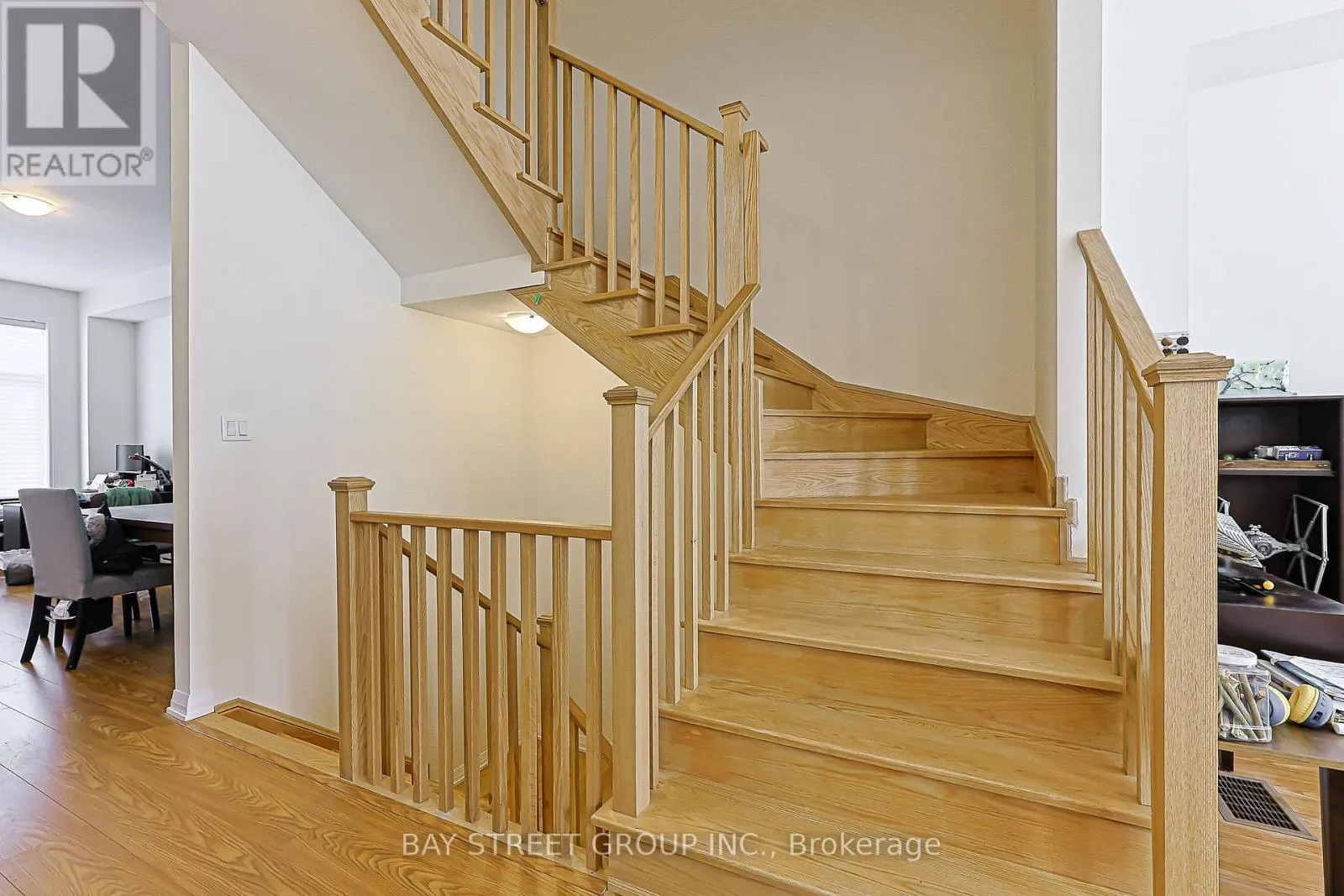 44 SEINE LANE