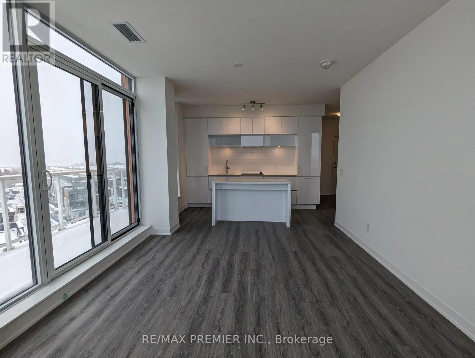 811 - 6 DAVID EYER ROAD