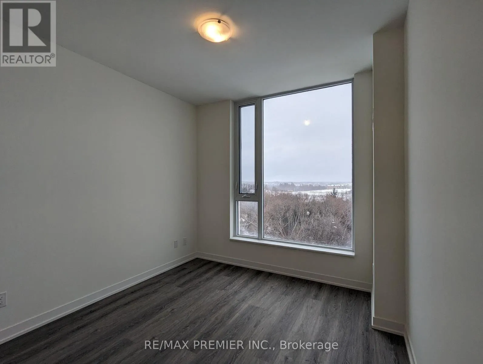 811 - 6 DAVID EYER ROAD