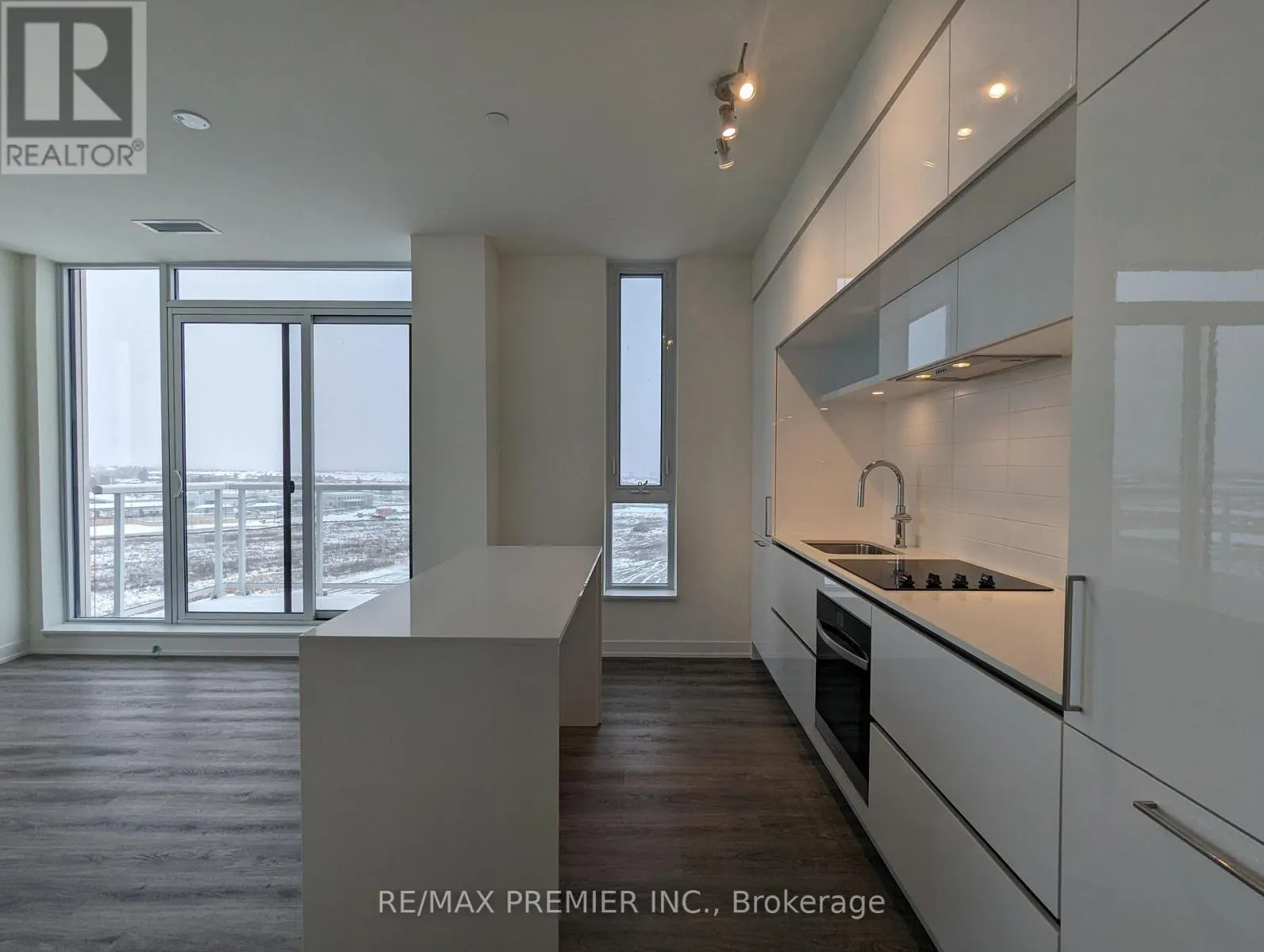 811 - 6 DAVID EYER ROAD