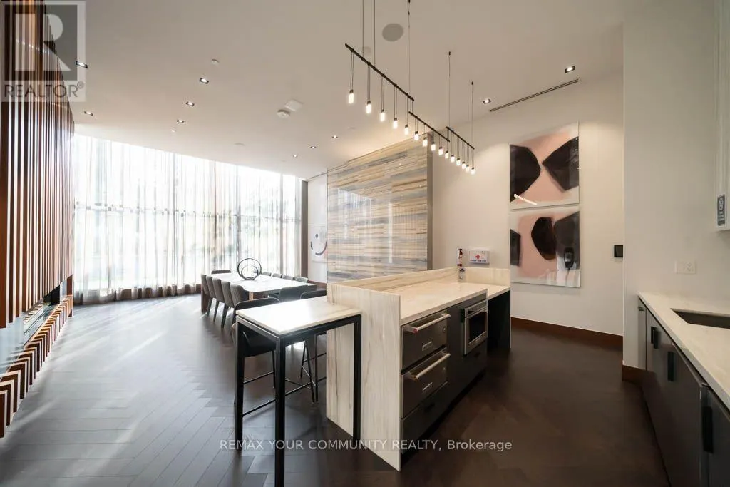 3406 - 7895 JANE STREET