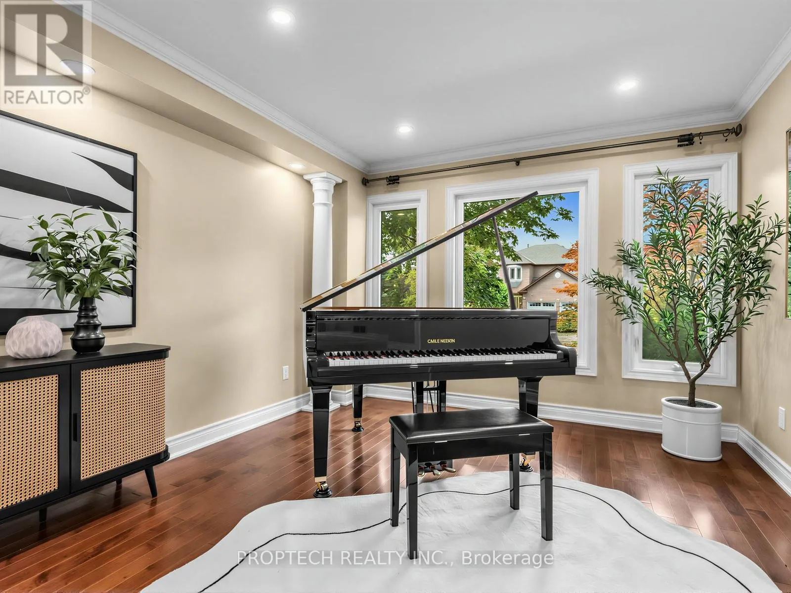 47 TOPHAM CRESCENT