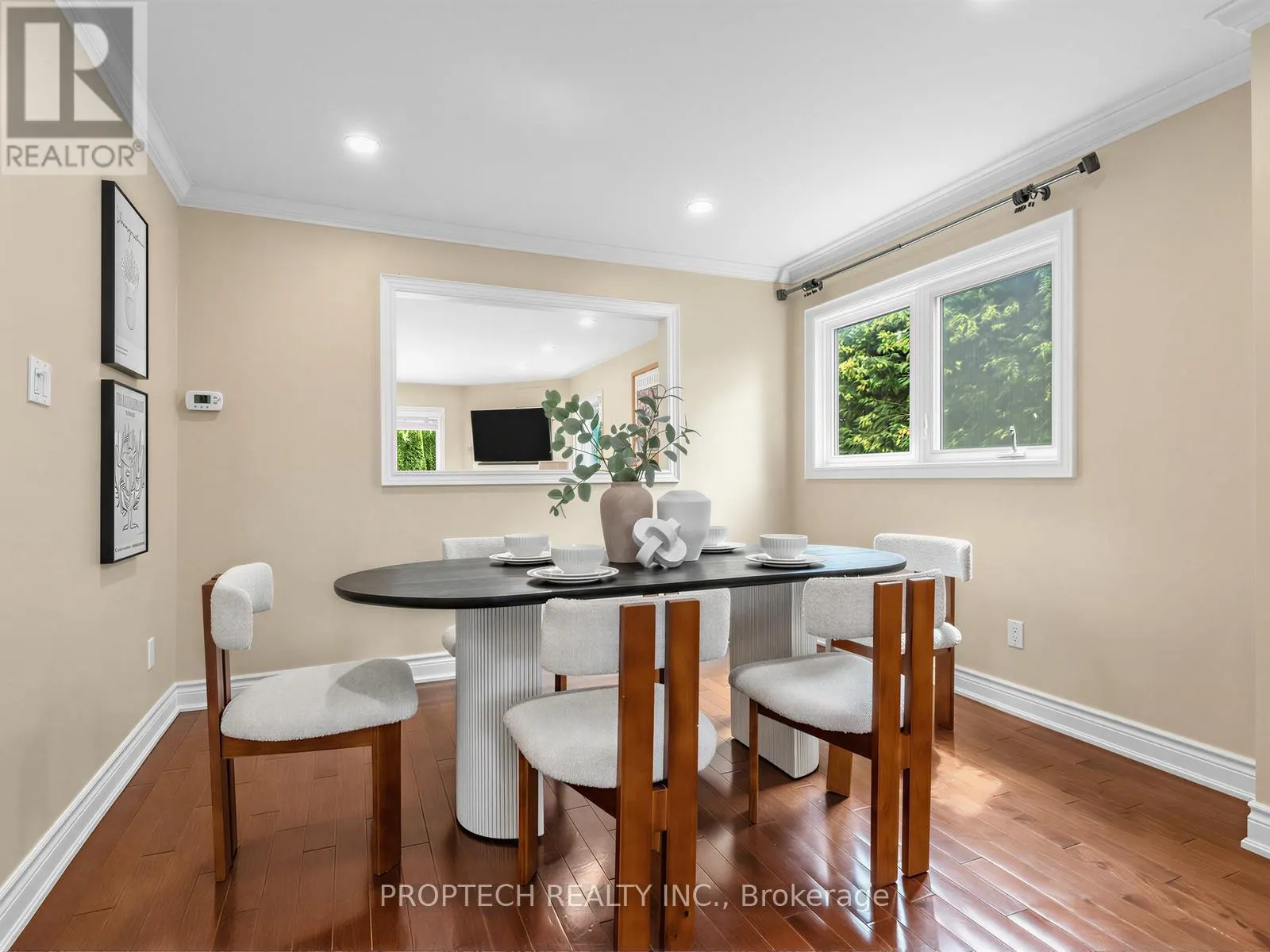 47 TOPHAM CRESCENT