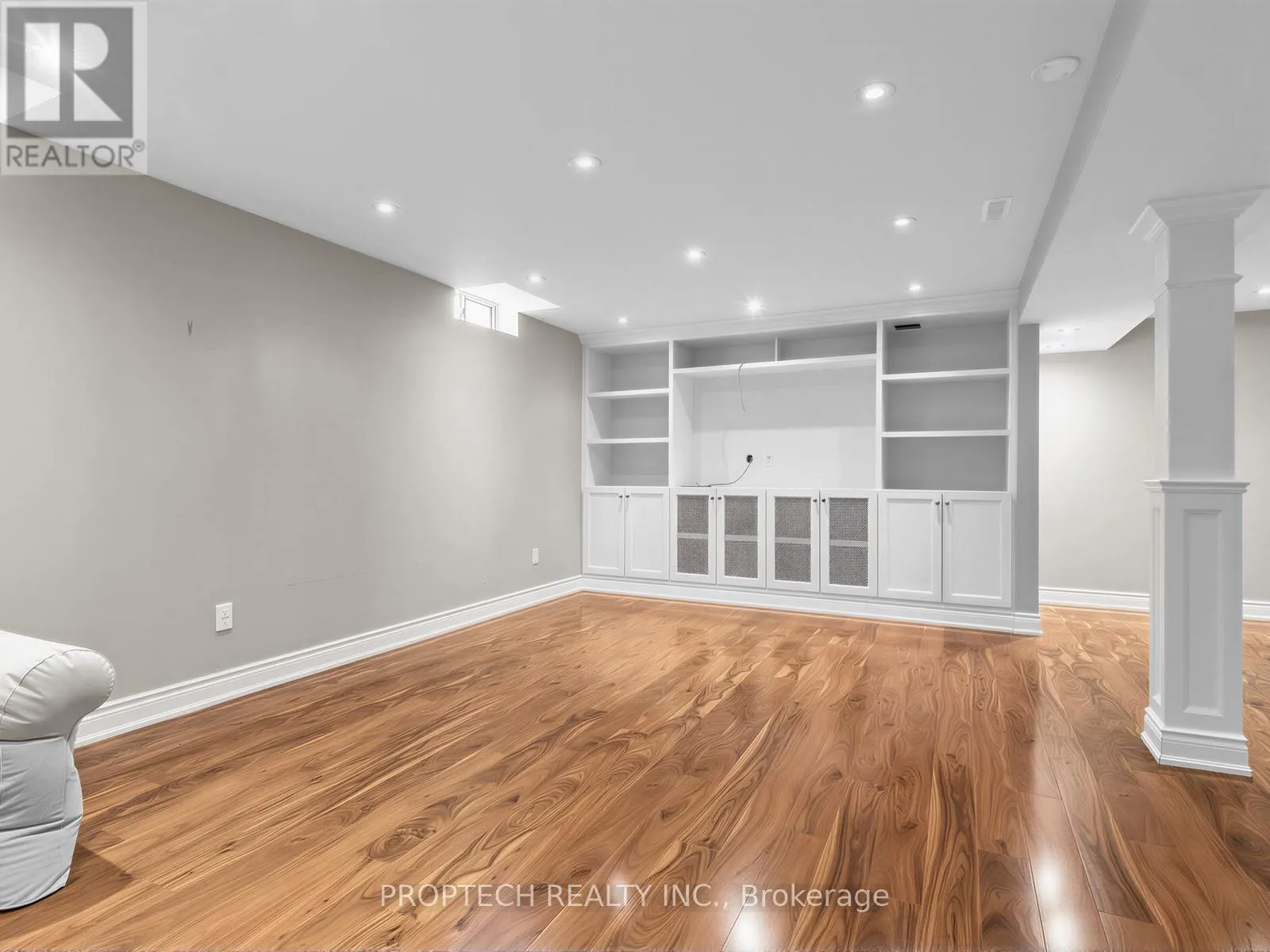 47 TOPHAM CRESCENT