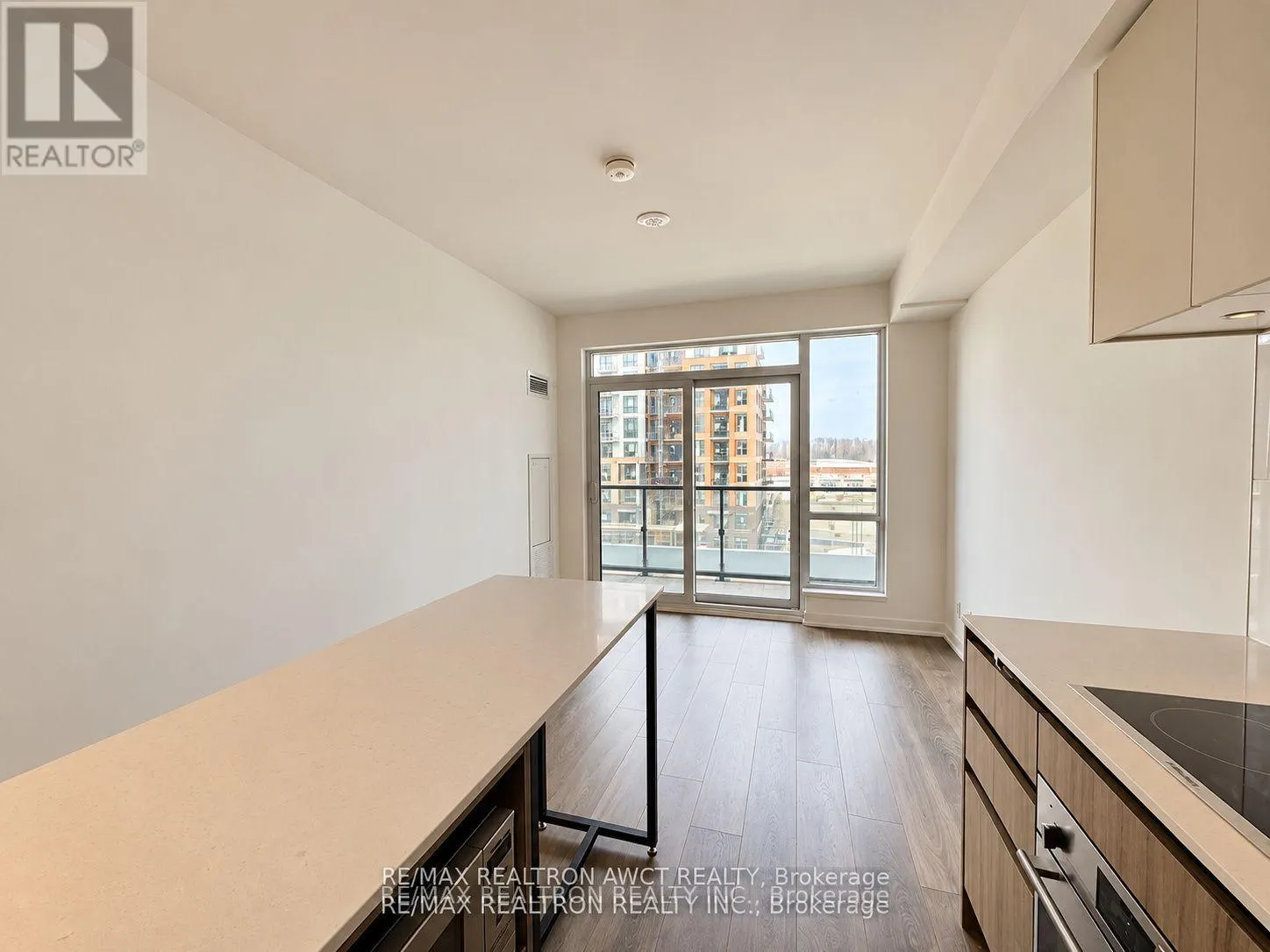 525 - 7950 BATHURST STREET