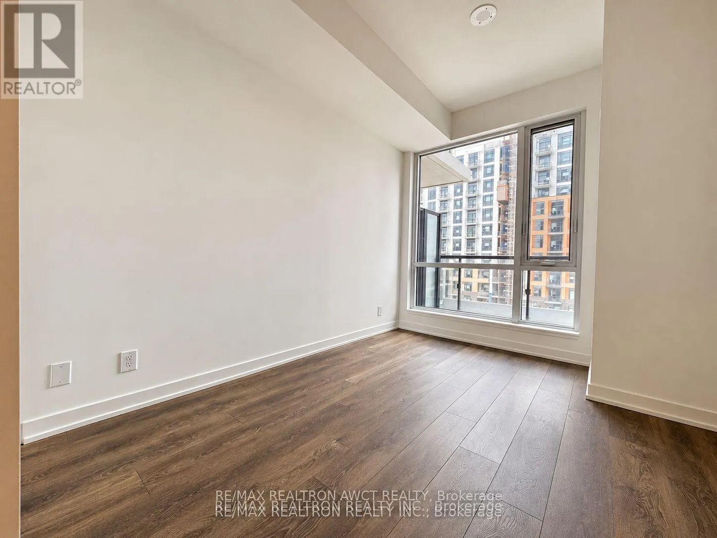 525 - 7950 BATHURST STREET