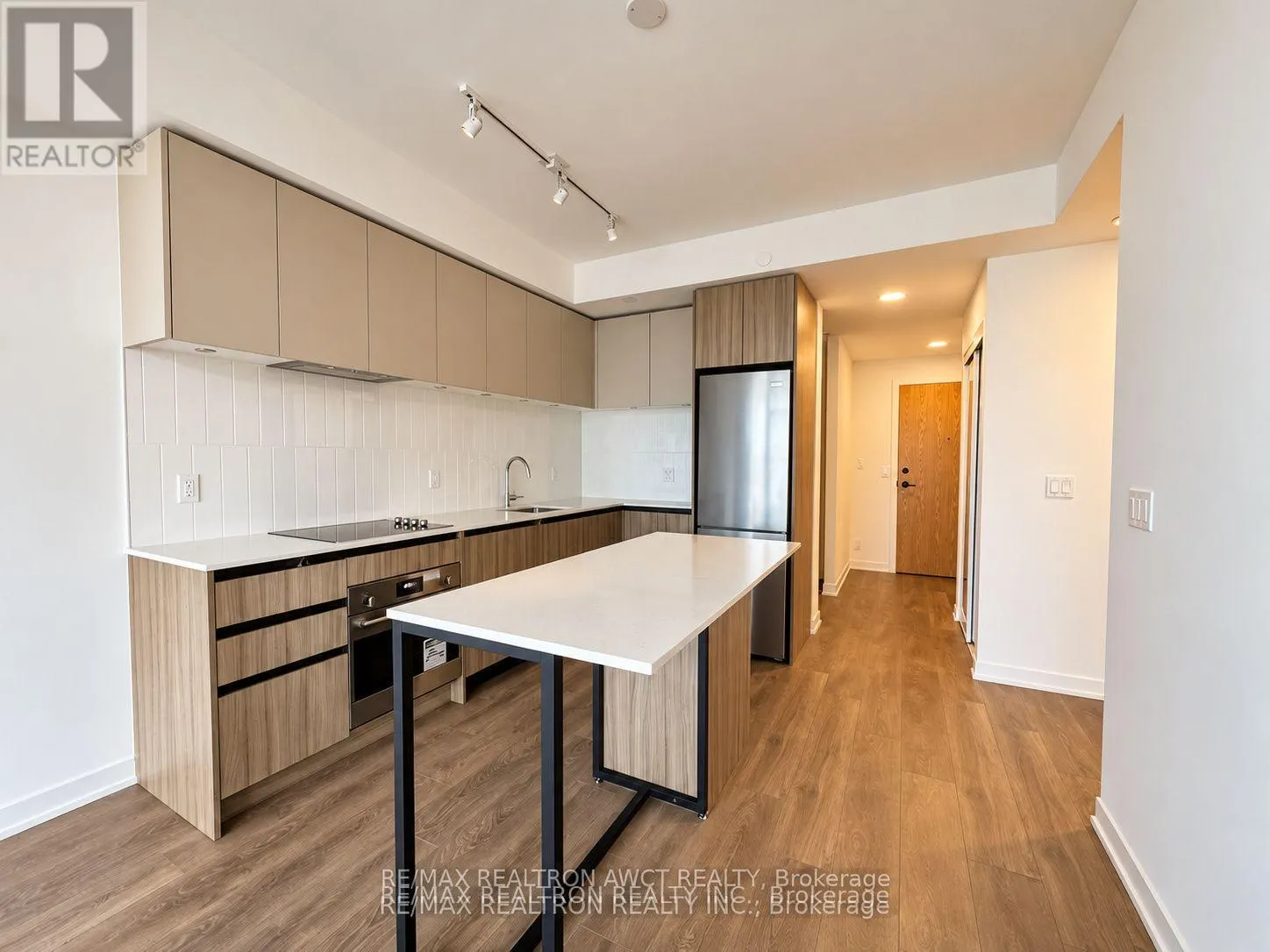 525 - 7950 BATHURST STREET