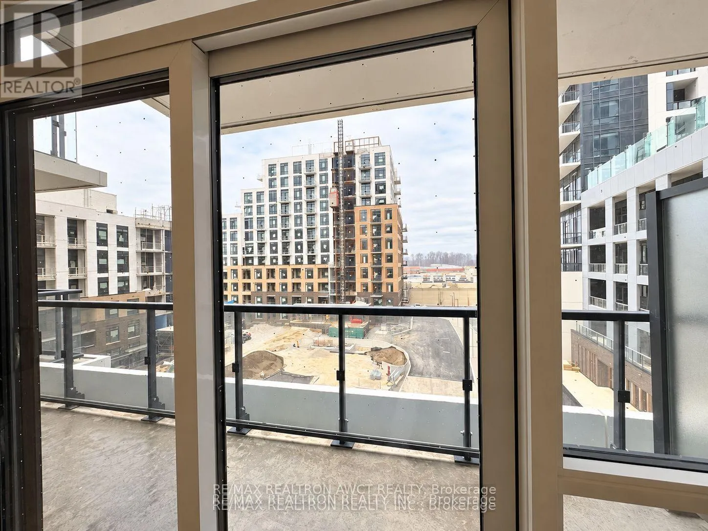 525 - 7950 BATHURST STREET