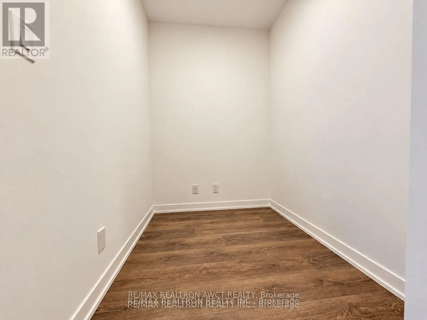 525 - 7950 BATHURST STREET