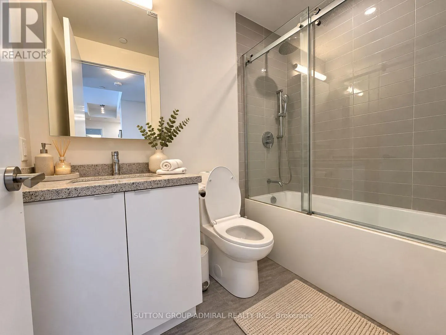1006E - 8868 YONGE STREET