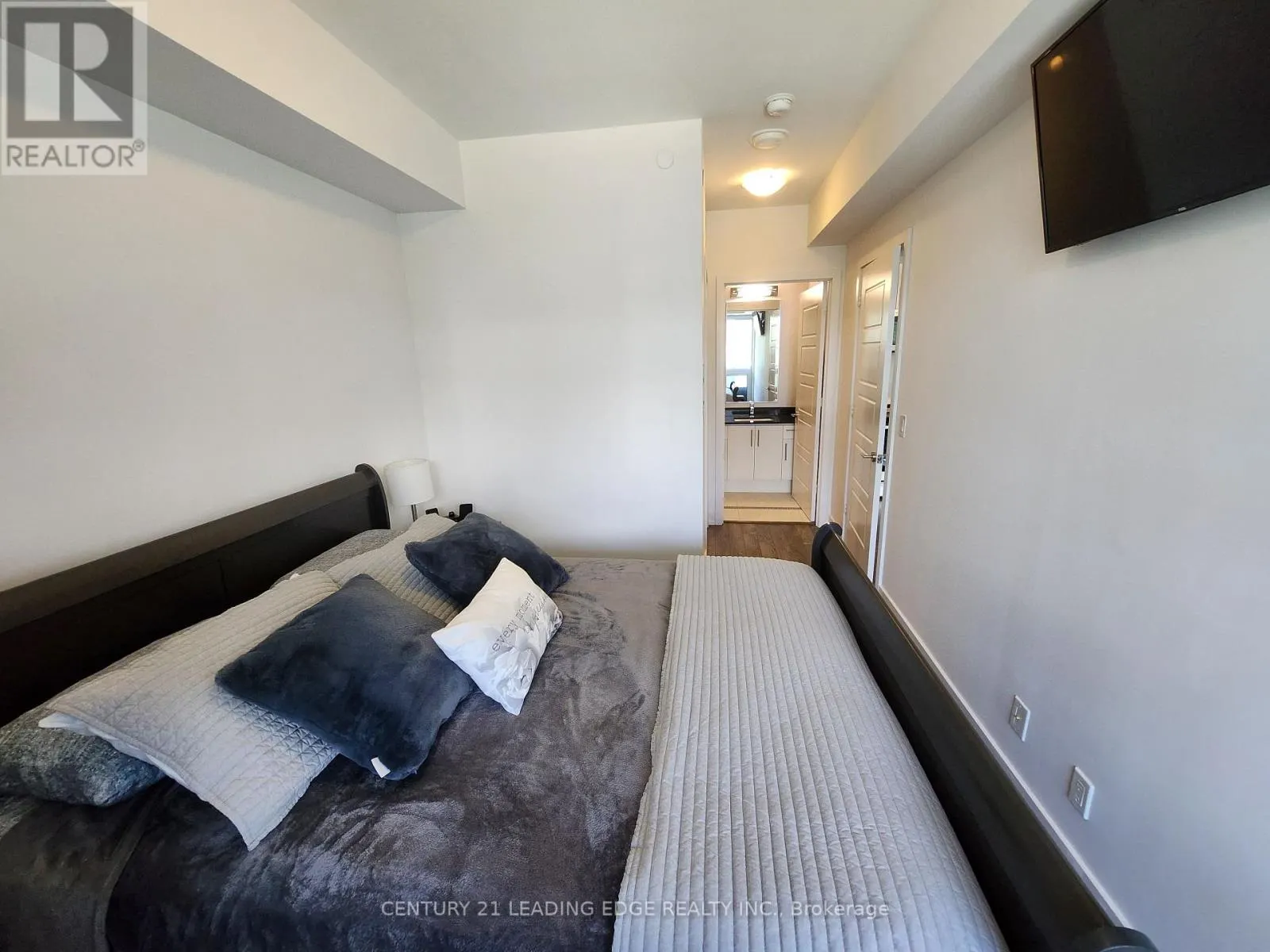 207 - 301 SEA RAY AVENUE