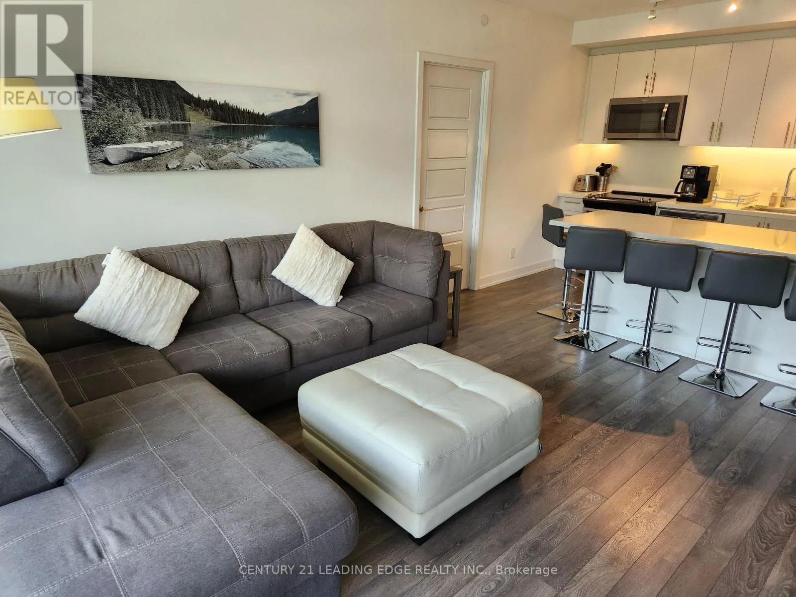 207 - 301 SEA RAY AVENUE