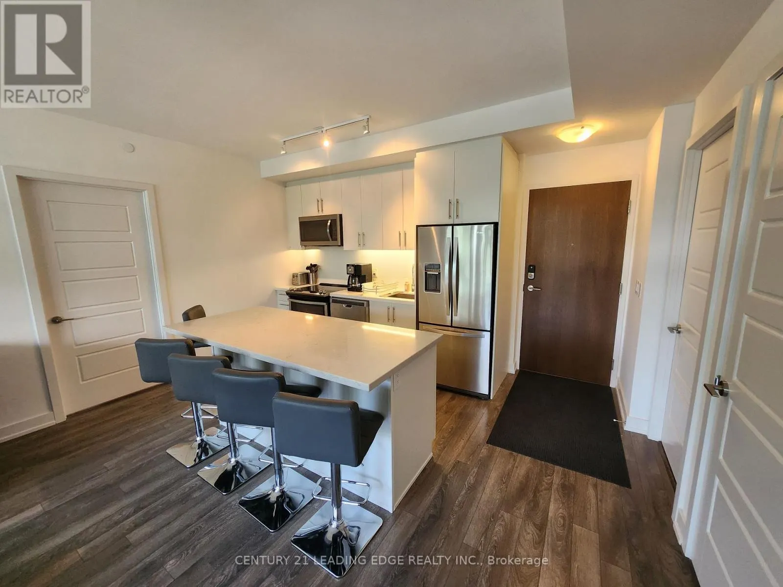 207 - 301 SEA RAY AVENUE