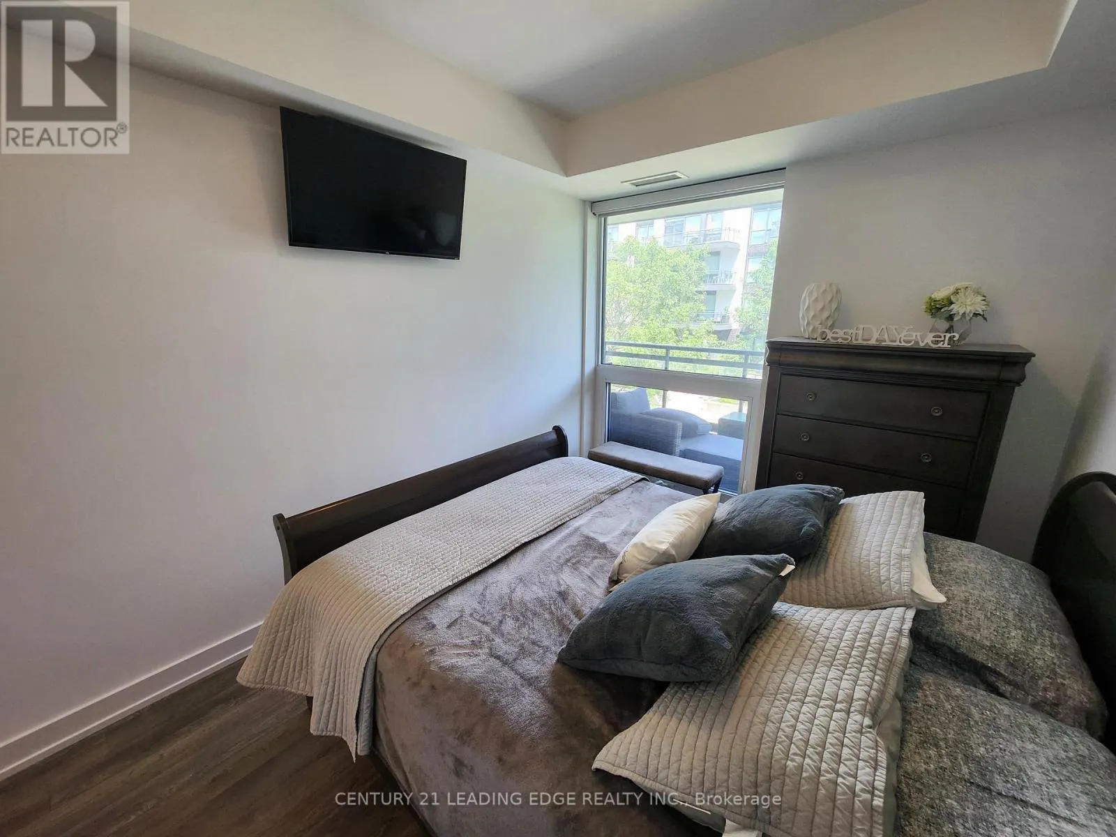 207 - 301 SEA RAY AVENUE