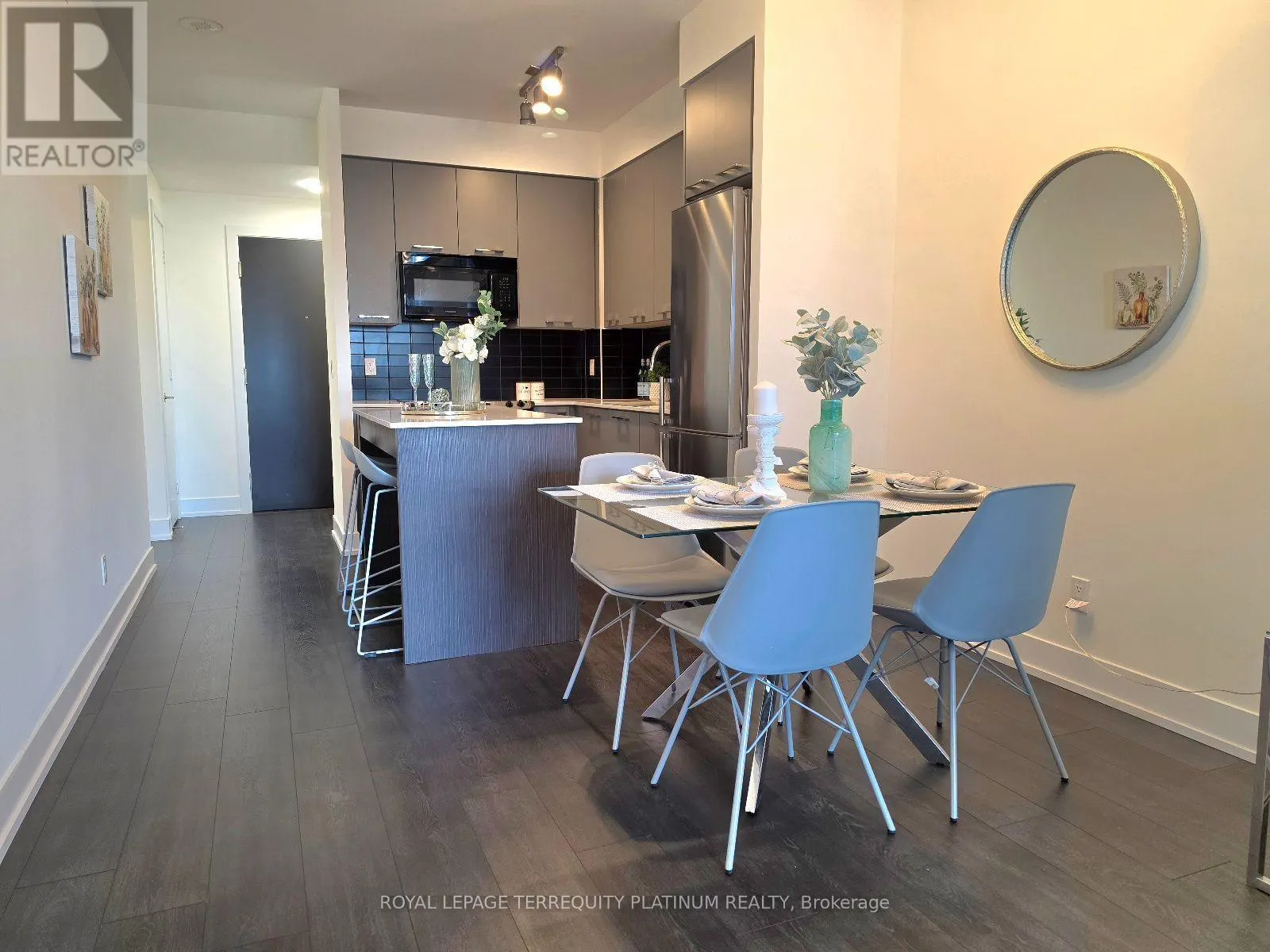 502 - 9471 YONGE STREET