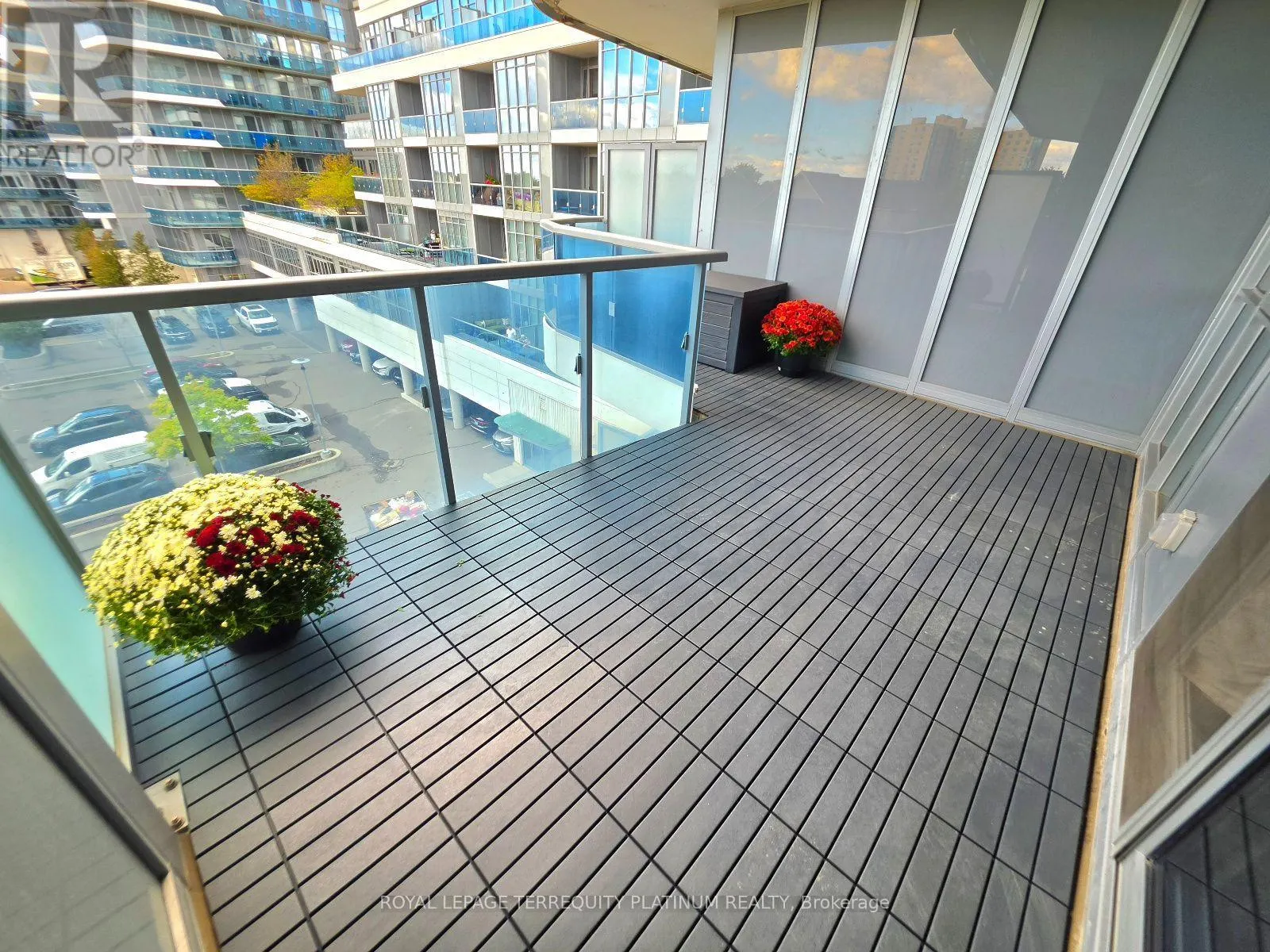 502 - 9471 YONGE STREET