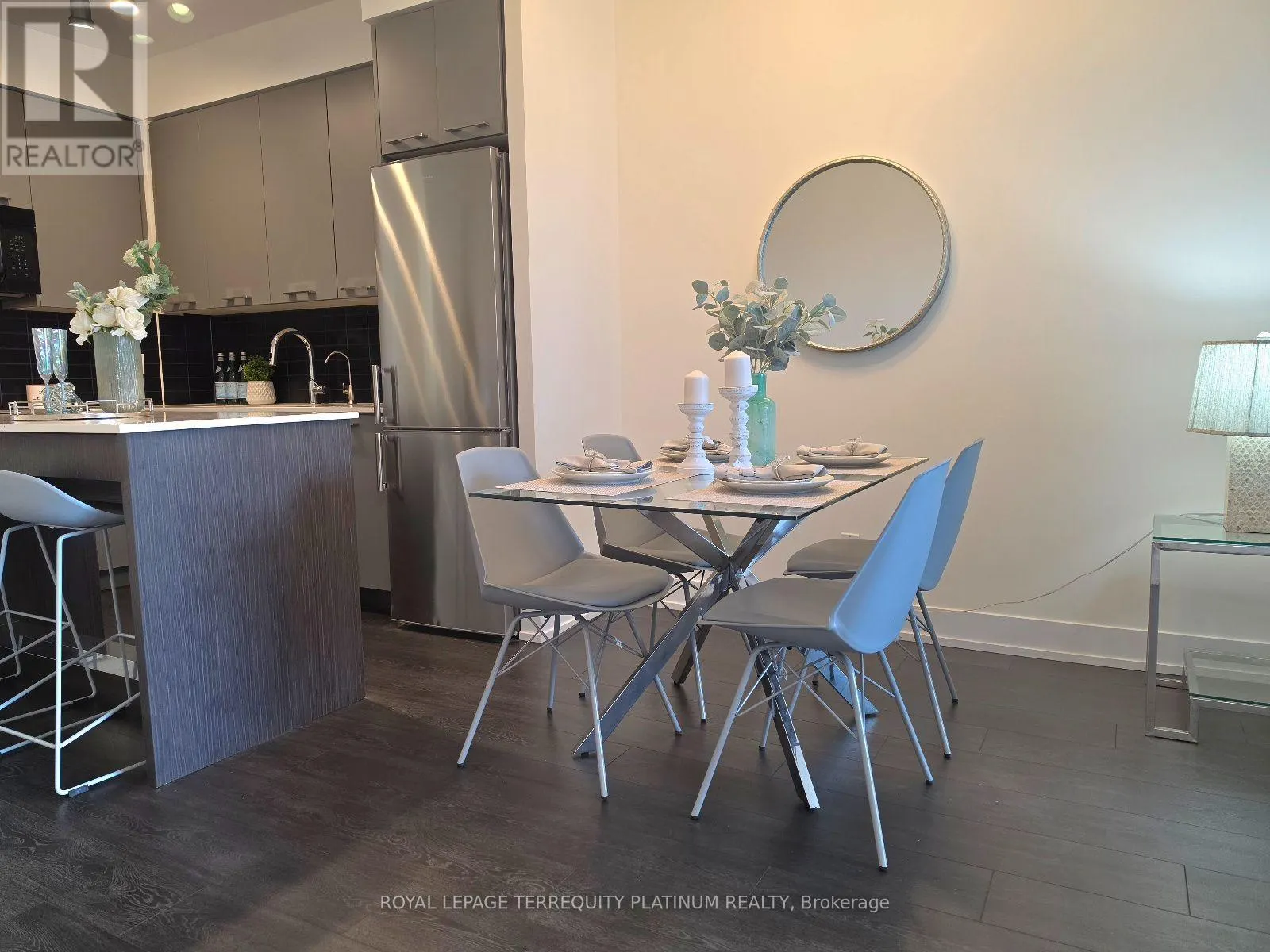 502 - 9471 YONGE STREET