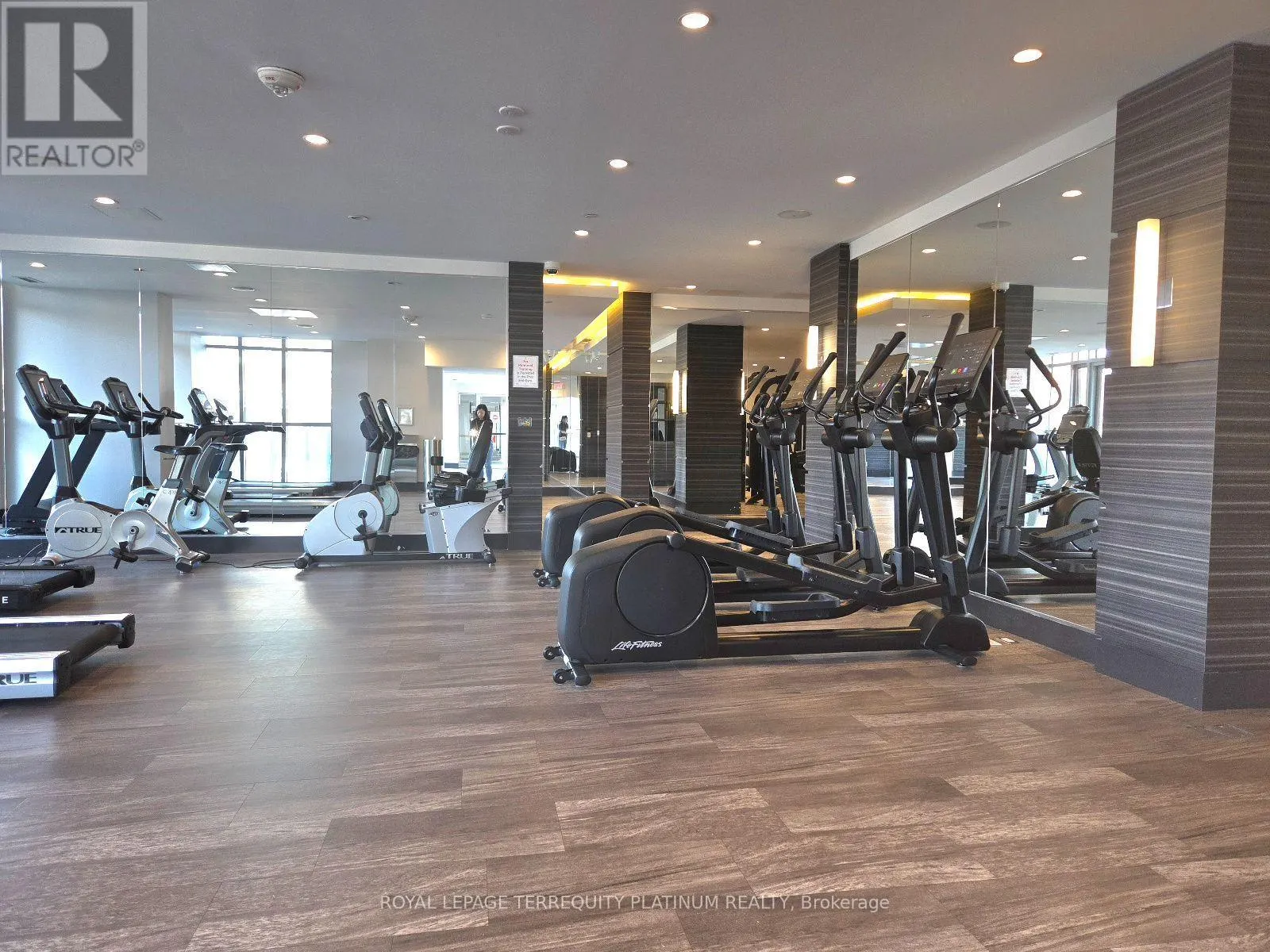 502 - 9471 YONGE STREET