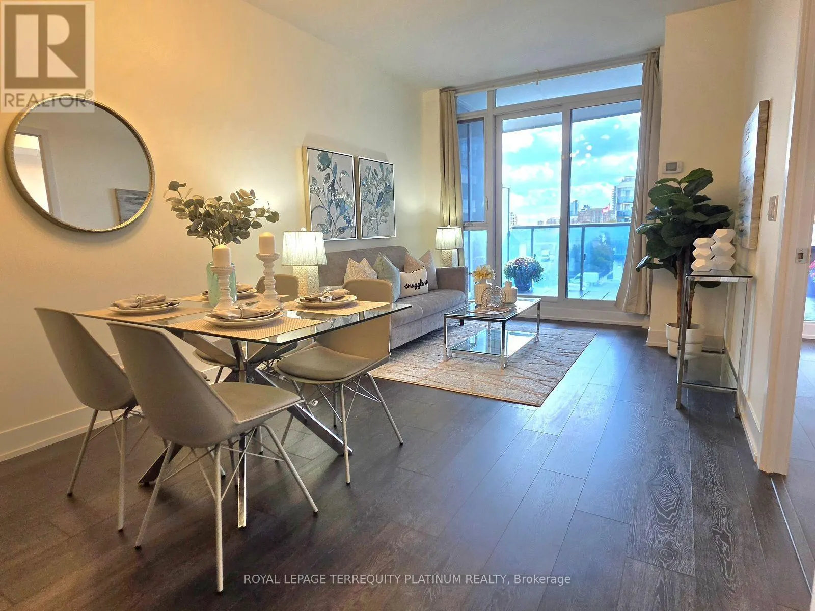 502 - 9471 YONGE STREET