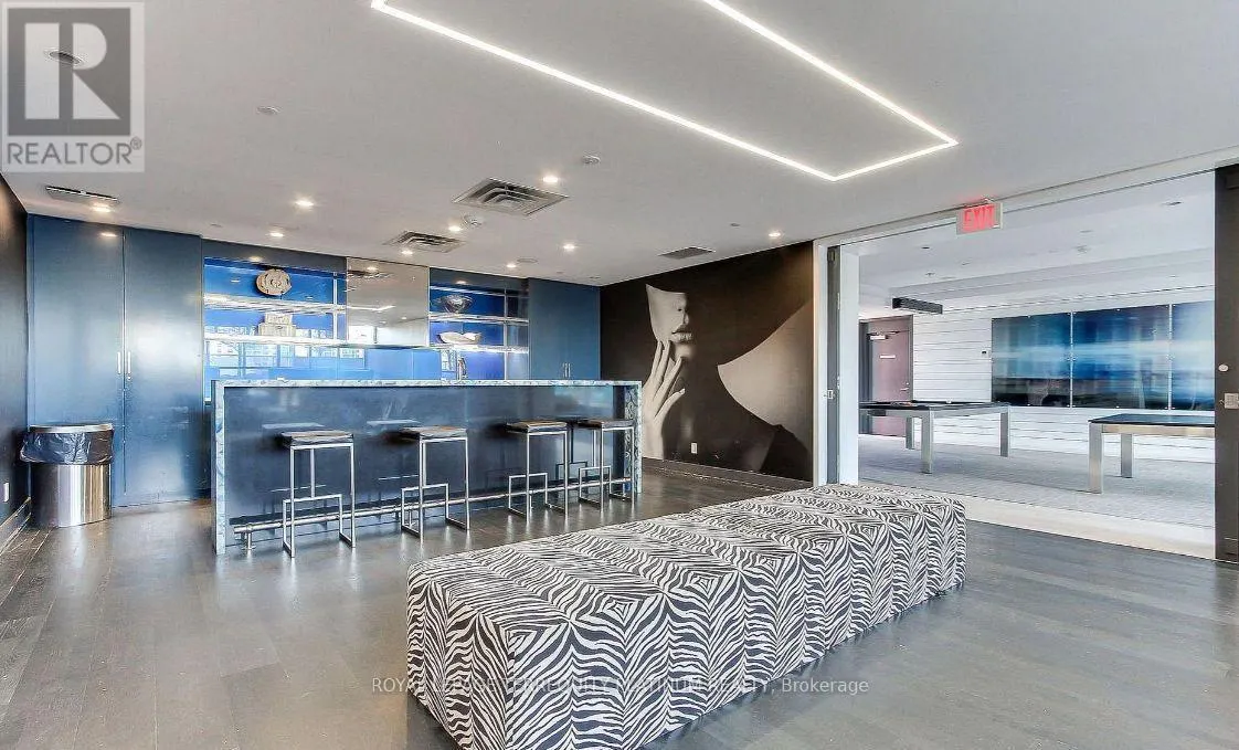 502 - 9471 YONGE STREET
