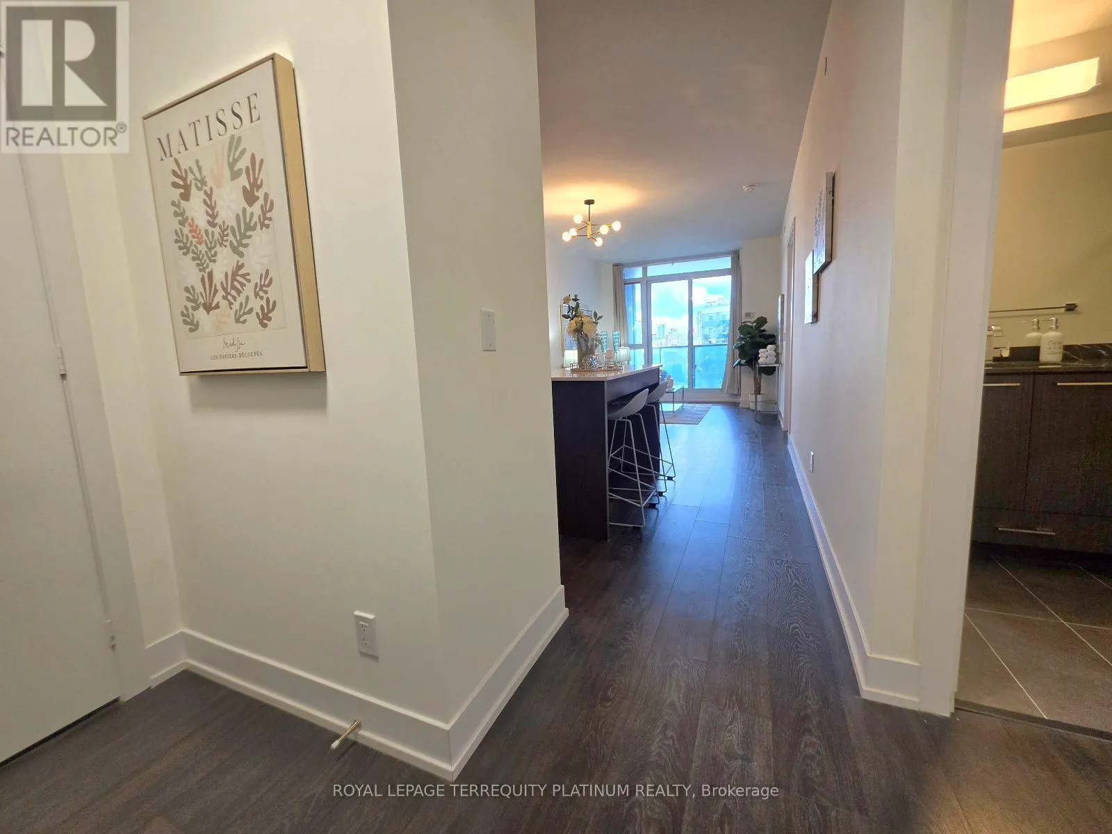 502 - 9471 YONGE STREET