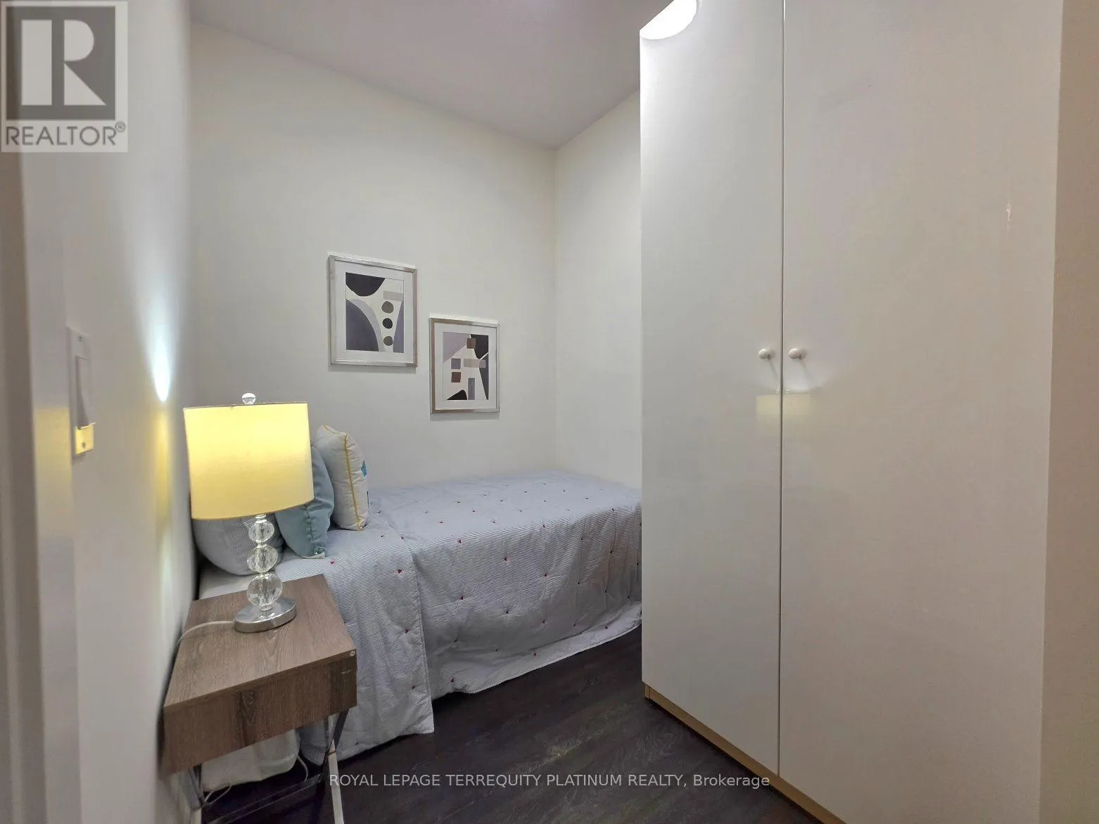 502 - 9471 YONGE STREET