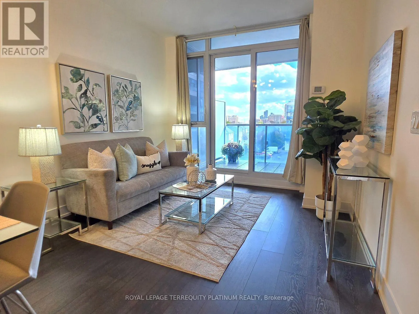 502 - 9471 YONGE STREET