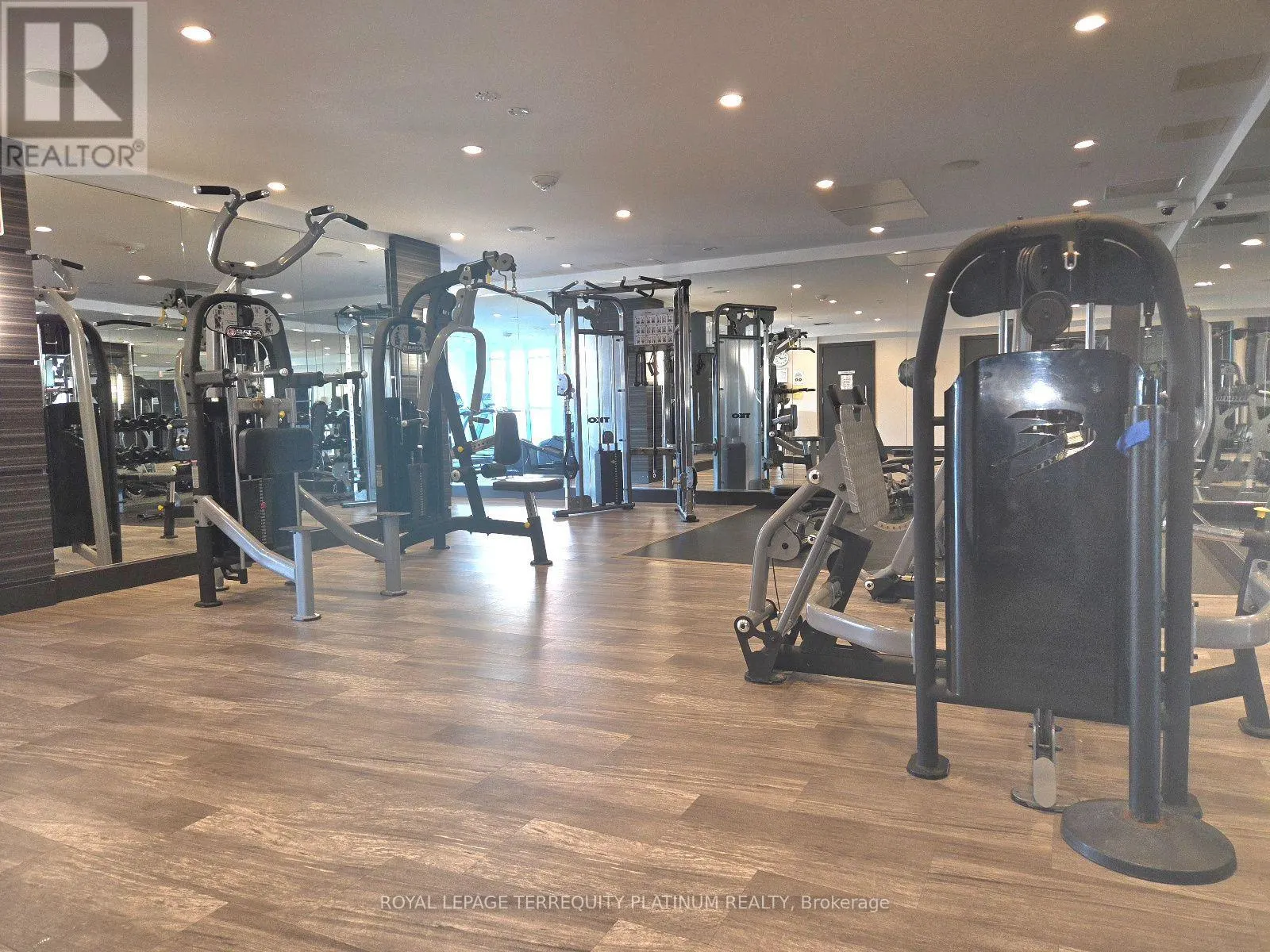 502 - 9471 YONGE STREET