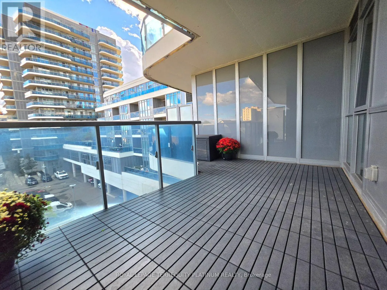 502 - 9471 YONGE STREET