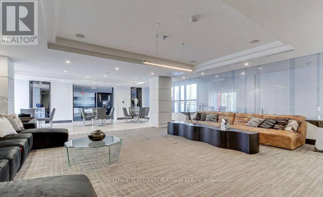 502 - 9471 YONGE STREET