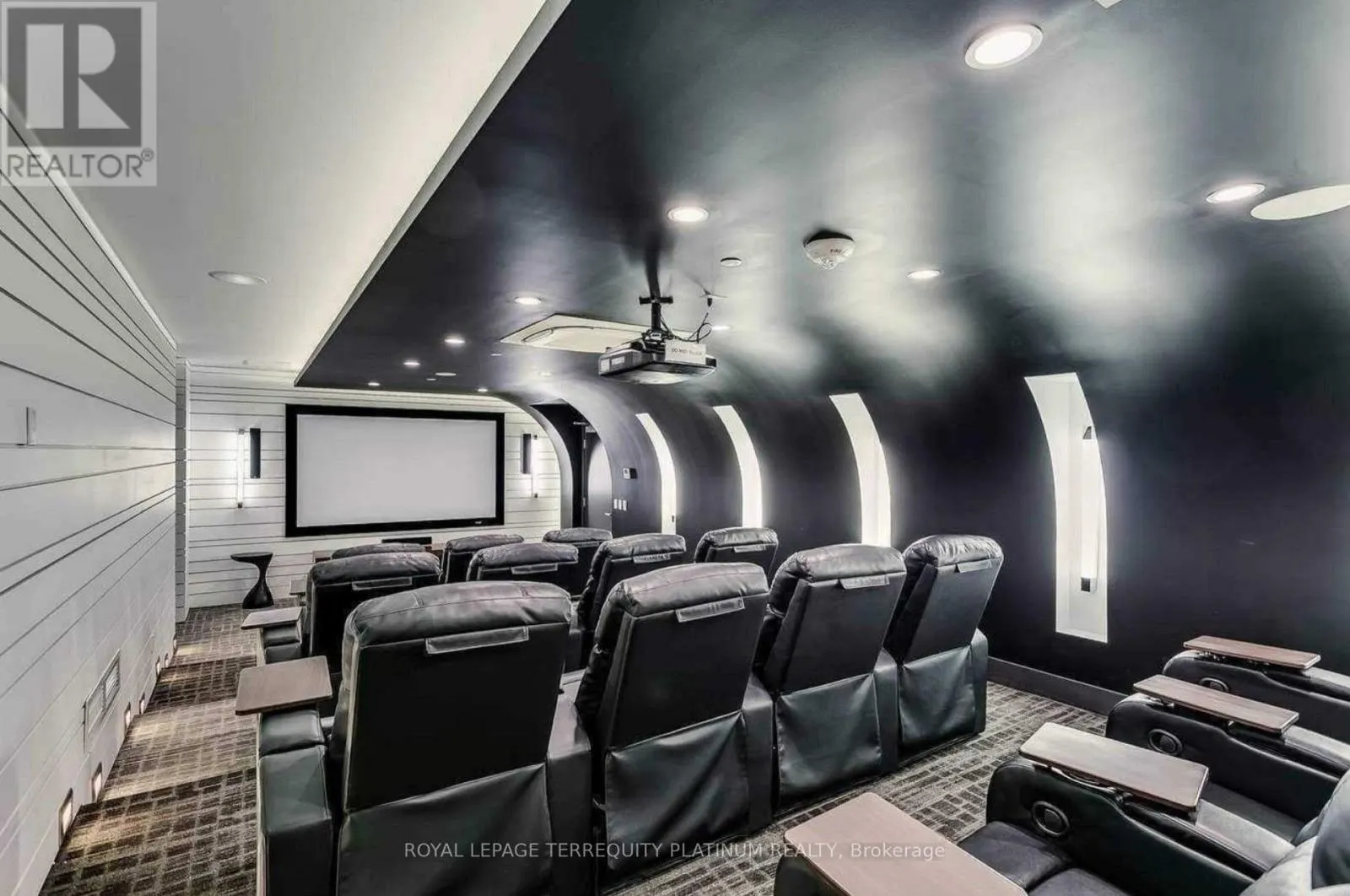 502 - 9471 YONGE STREET