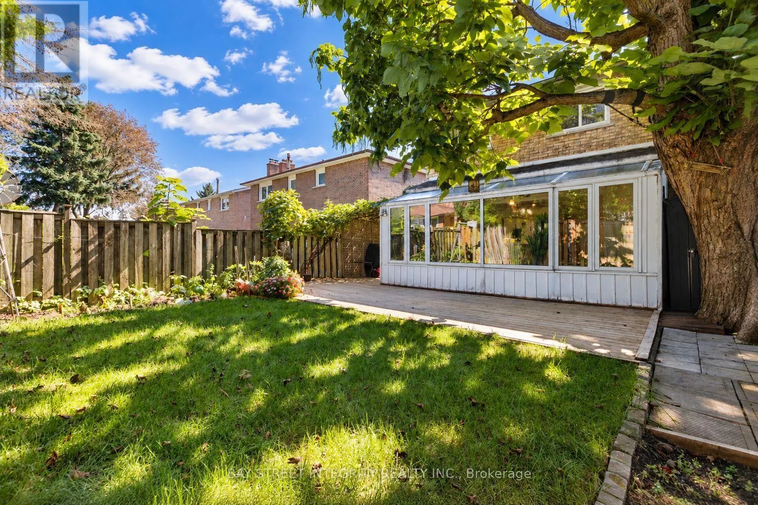 12 CHARNWOOD PLACE