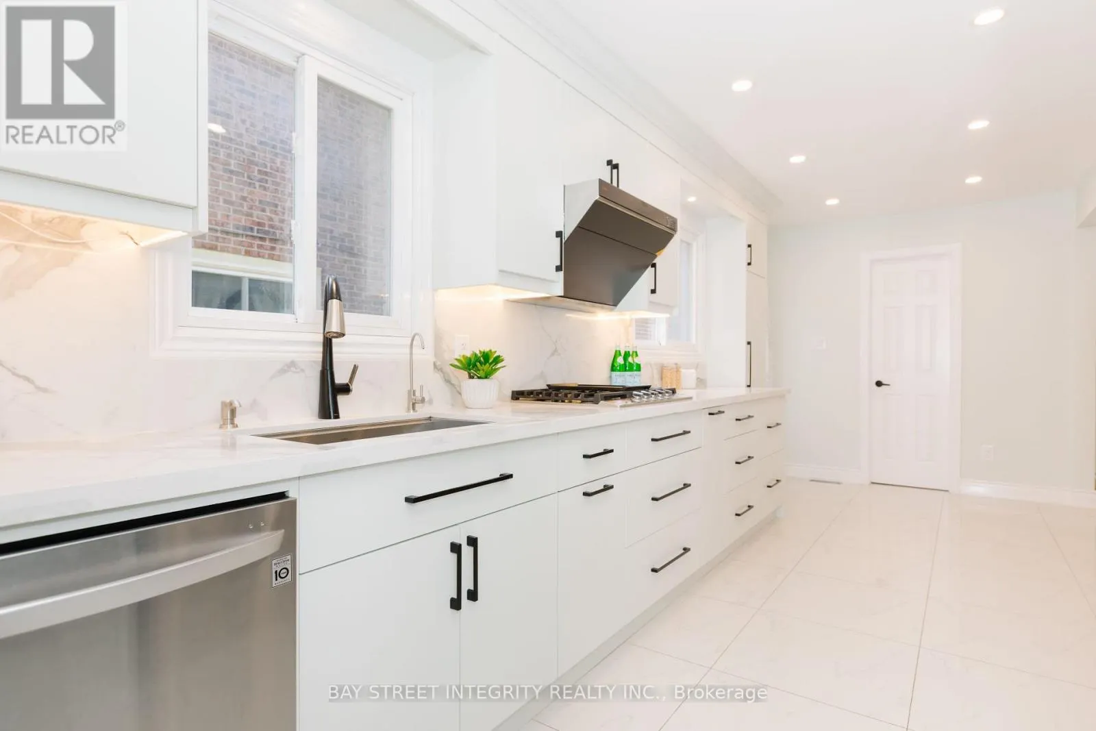 12 CHARNWOOD PLACE