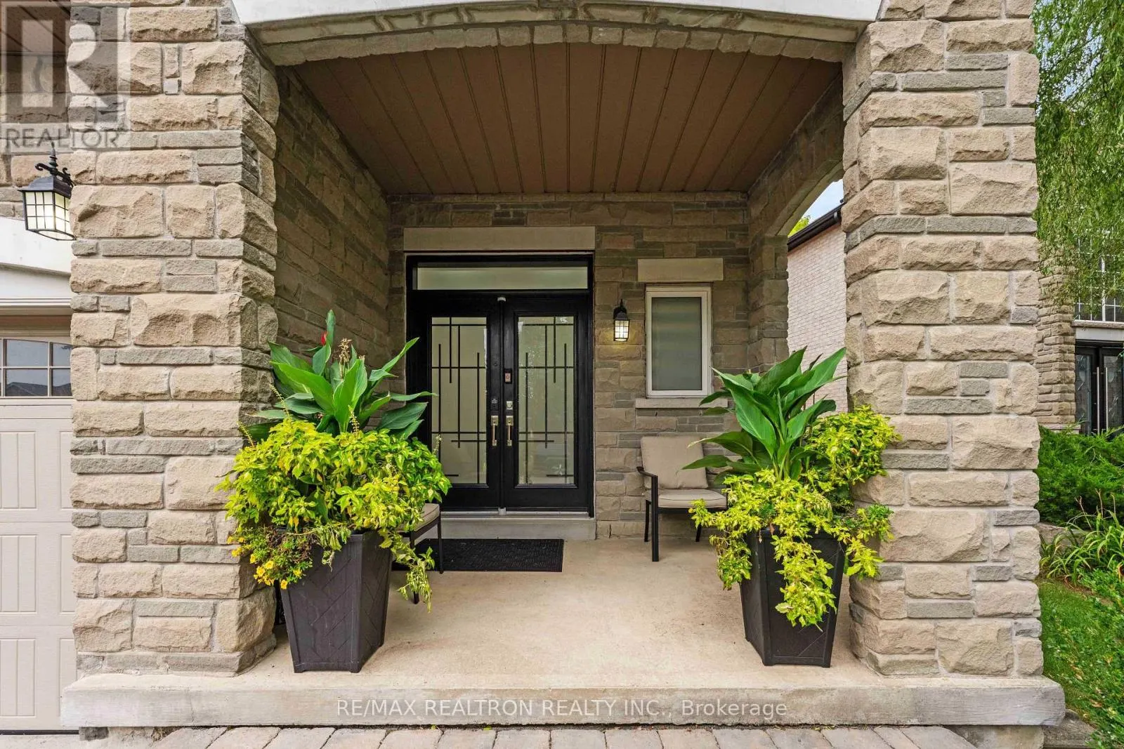 32 ABILENE COURT
