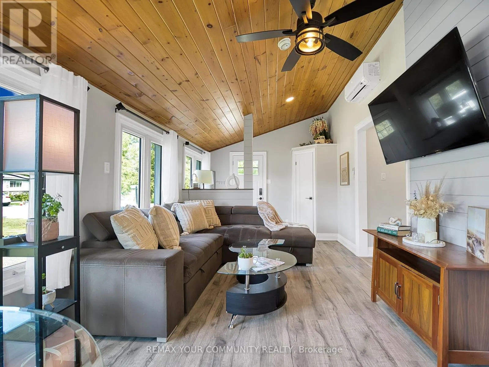 18 ISLE VISTA DRIVE