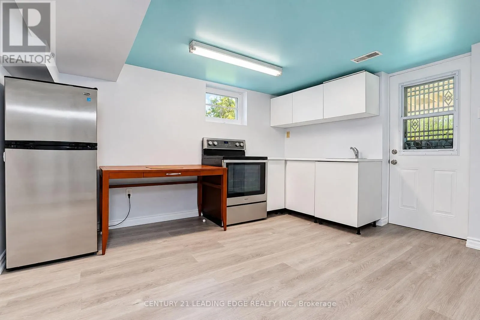 BASEMENT - 1006 ELGIN STREET