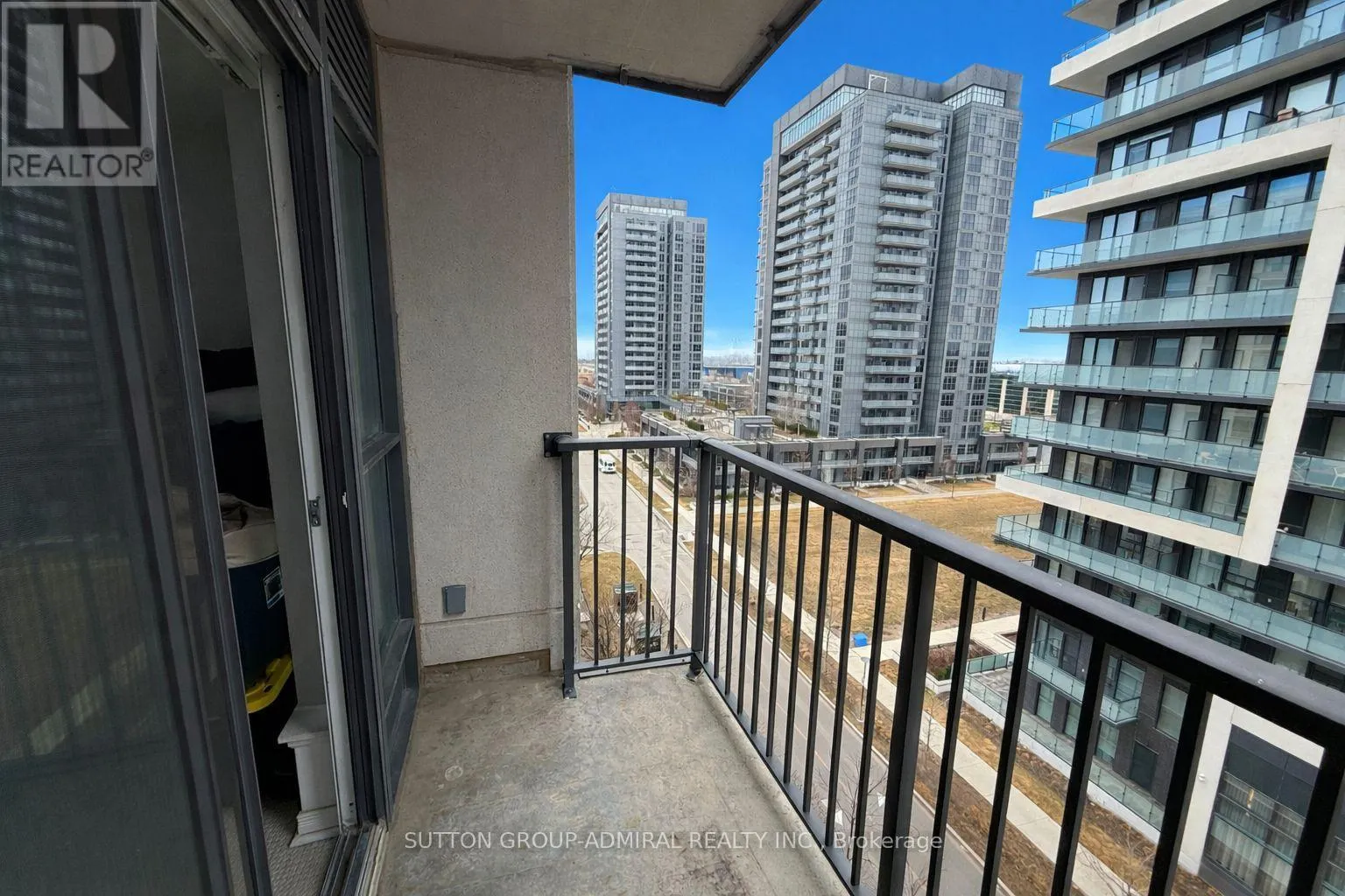 911 - 185 ONEIDA CRESCENT