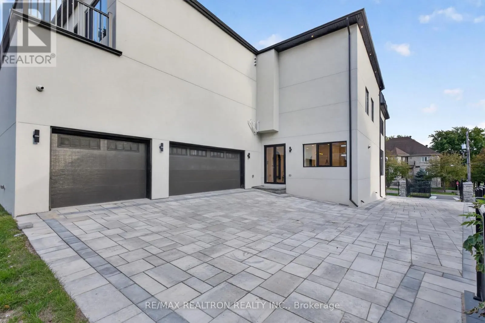 126 GARDEN AVENUE