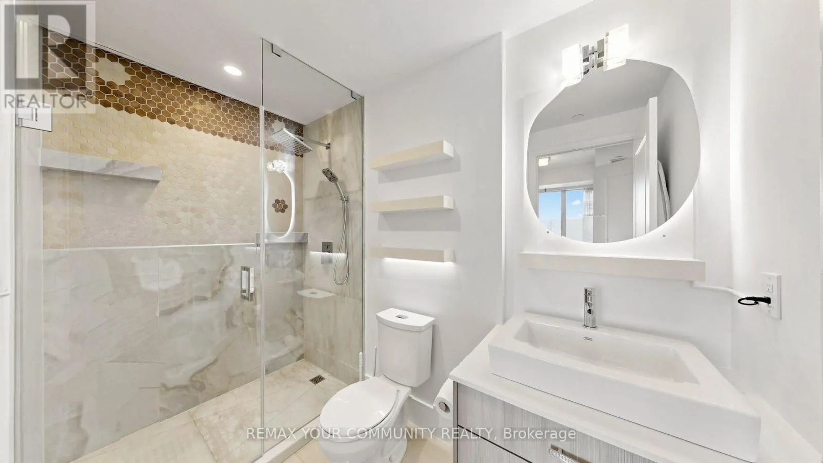 619 - 9201 YONGE STREET