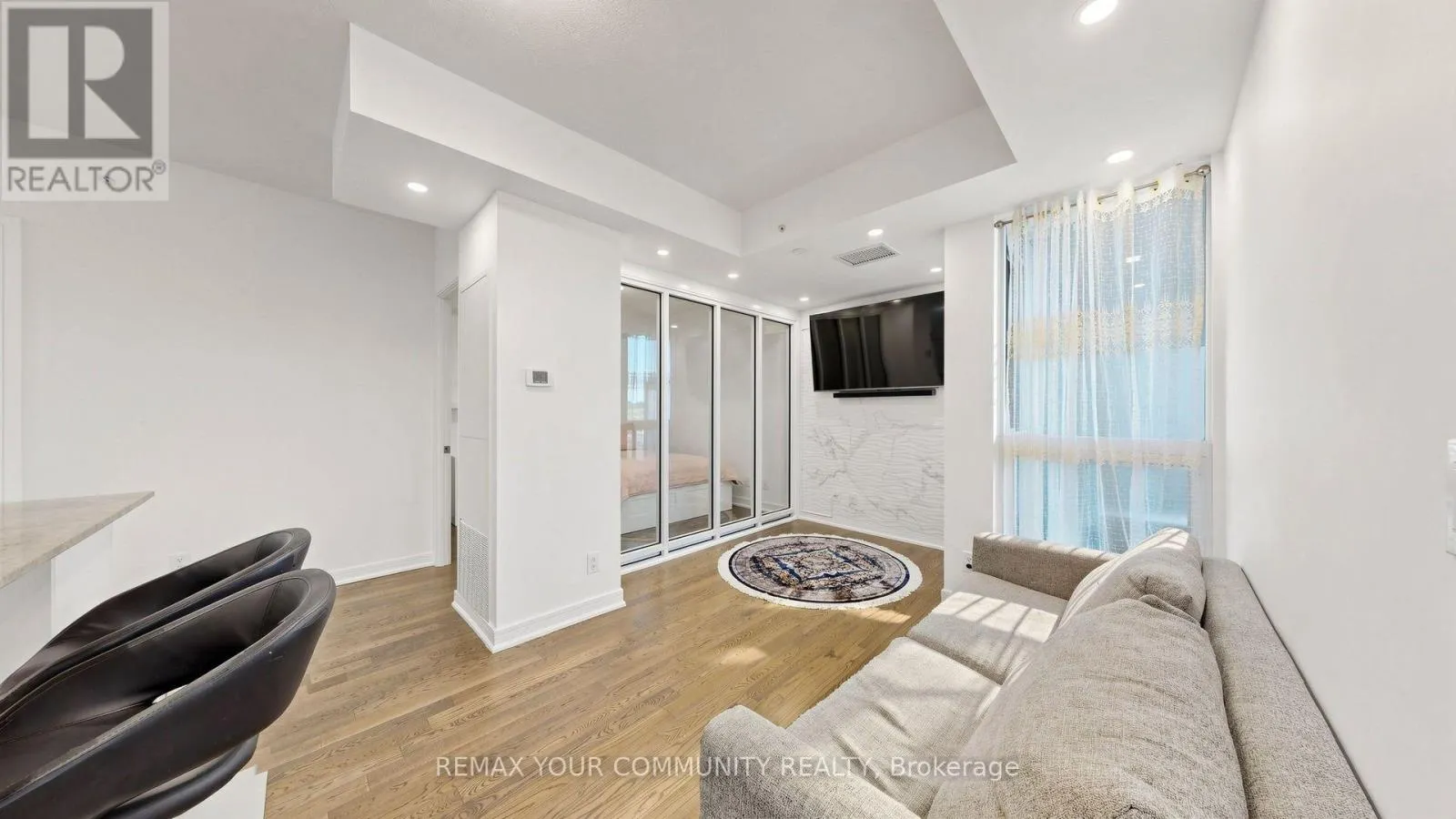 619 - 9201 YONGE STREET