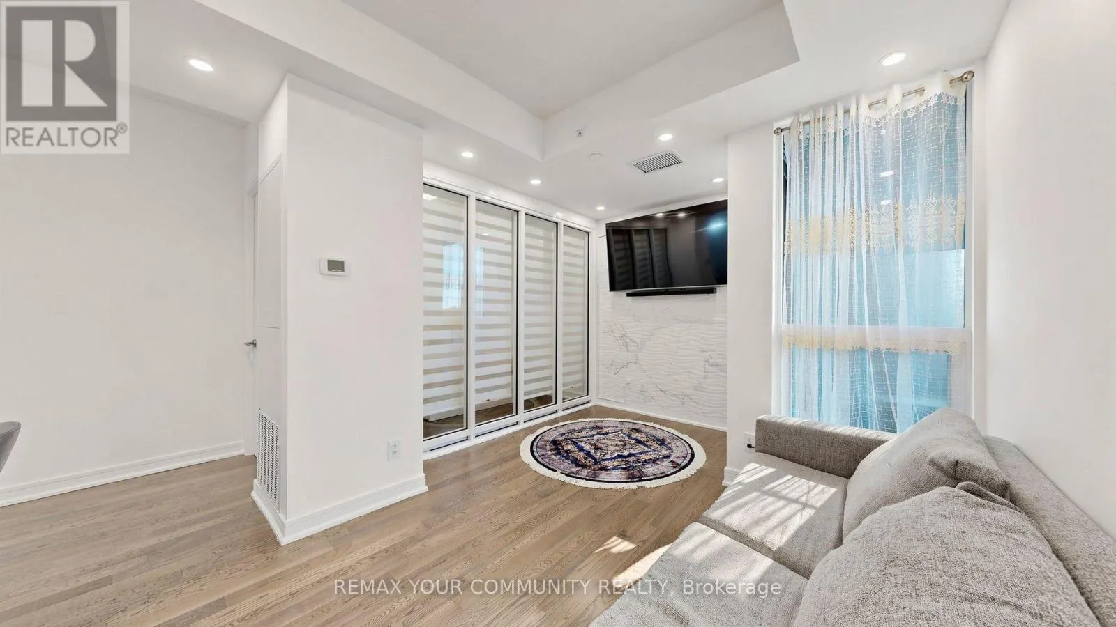 619 - 9201 YONGE STREET