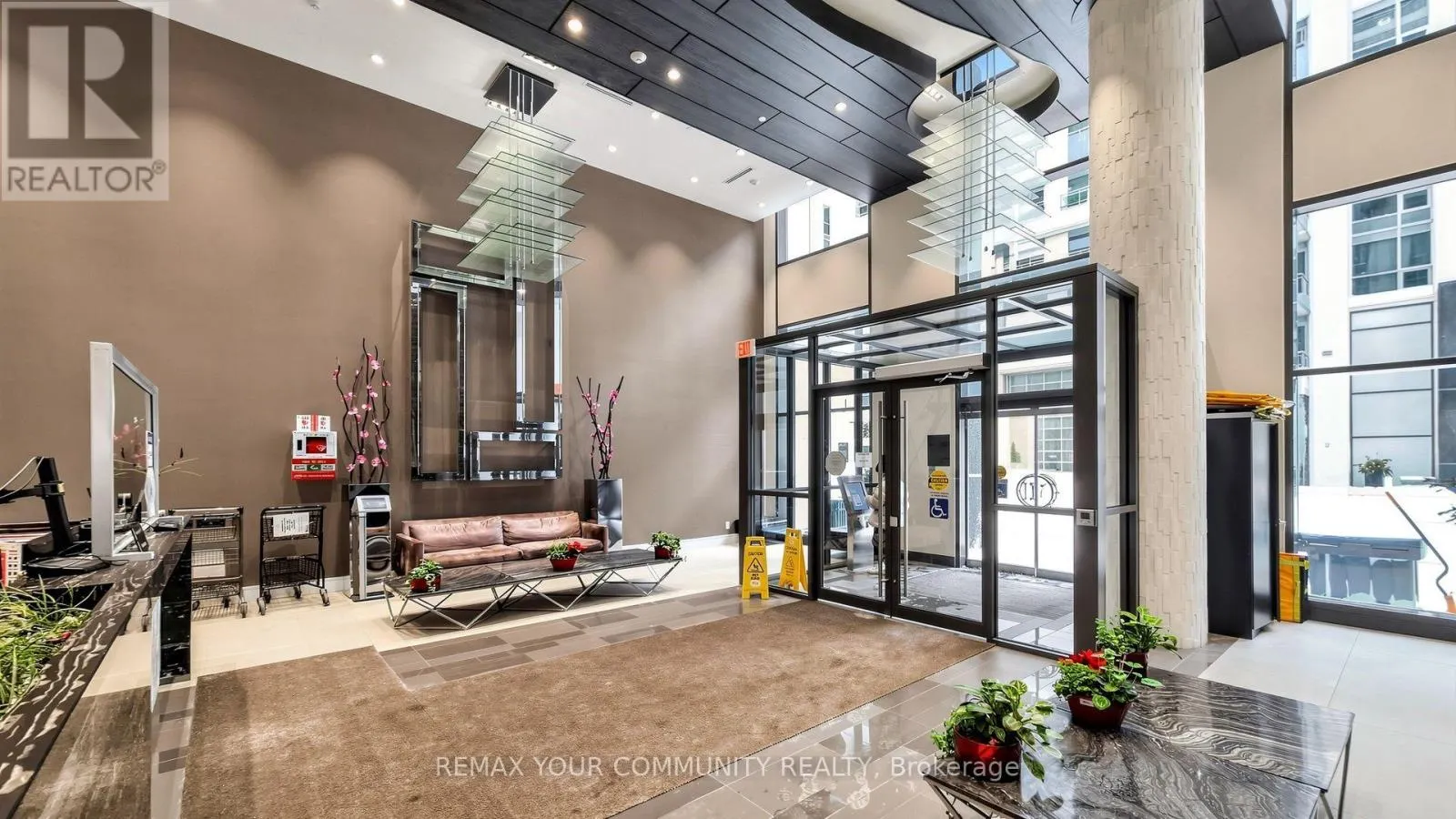 619 - 9201 YONGE STREET
