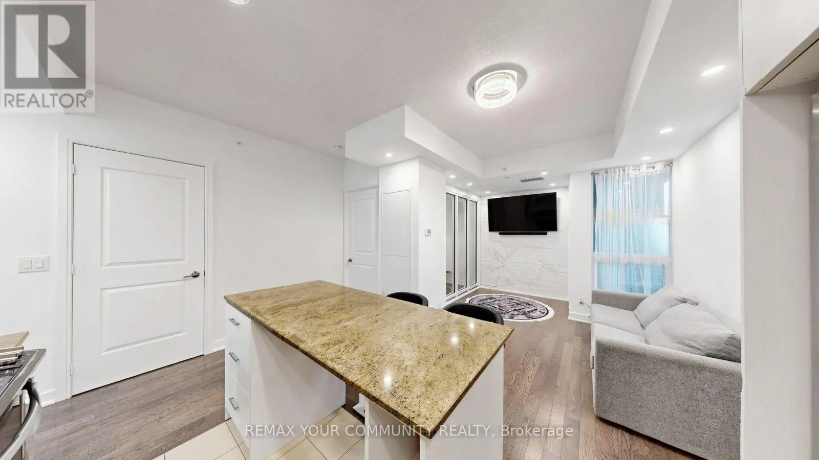619 - 9201 YONGE STREET
