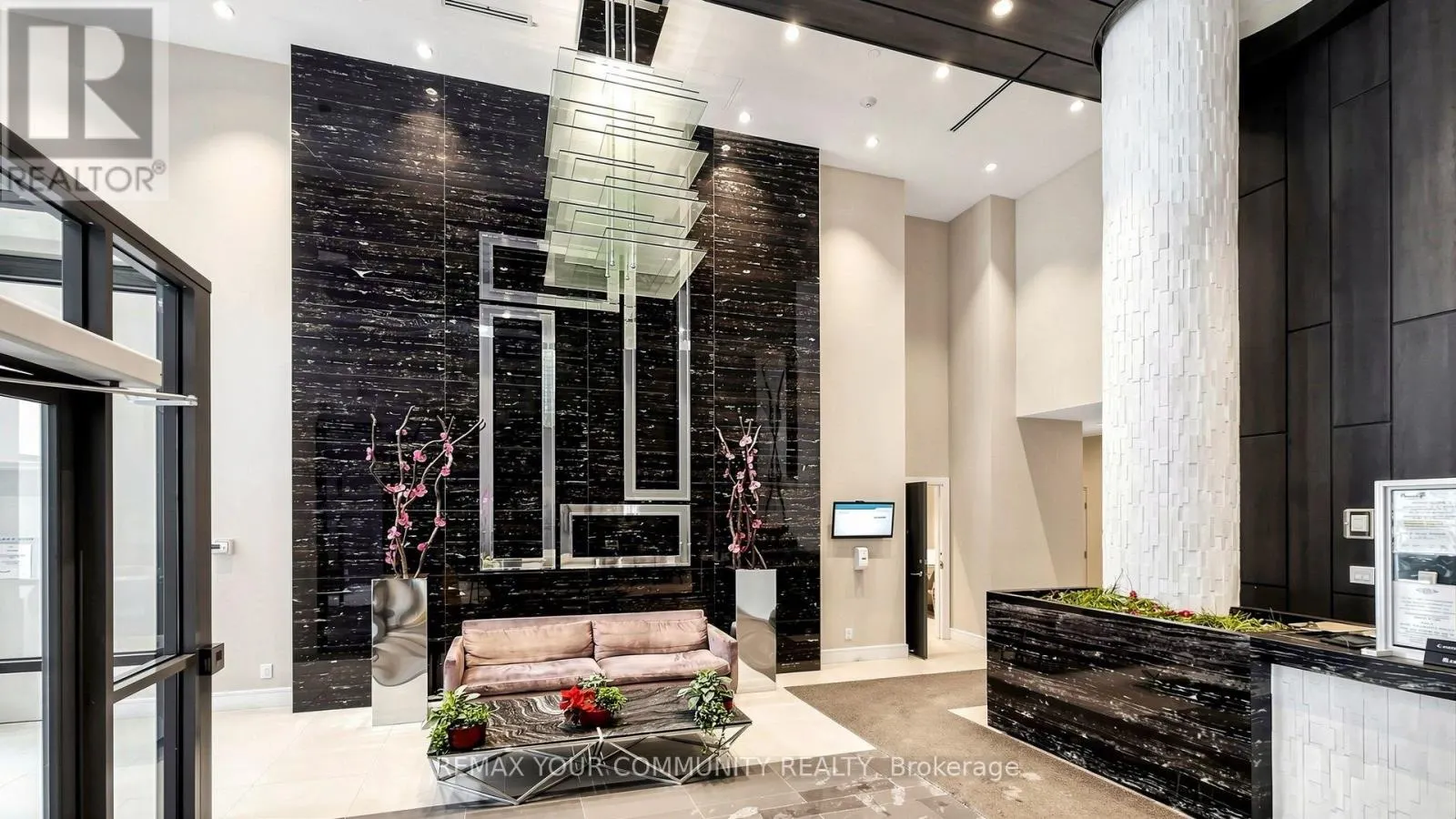 619 - 9201 YONGE STREET