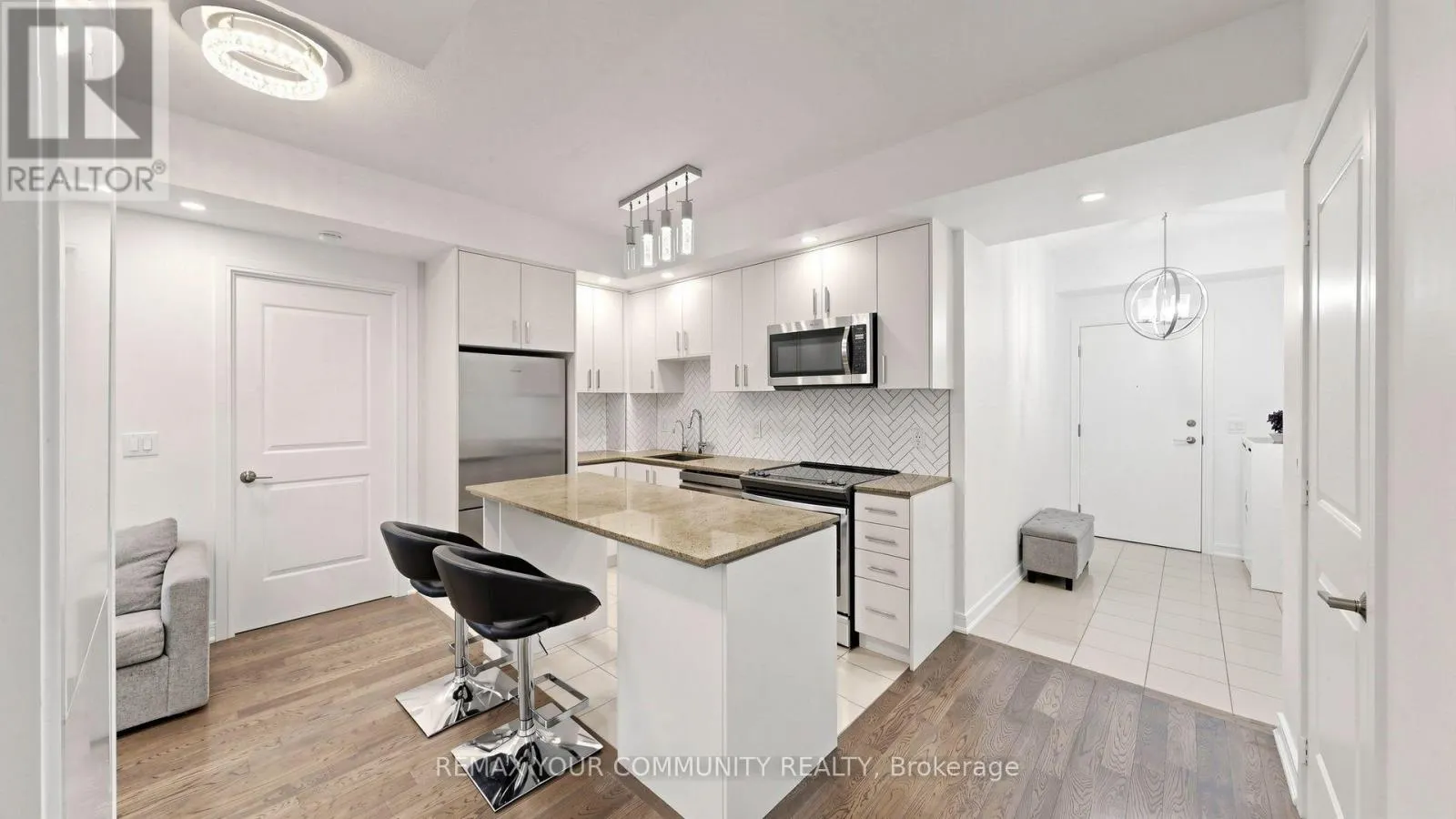 619 - 9201 YONGE STREET