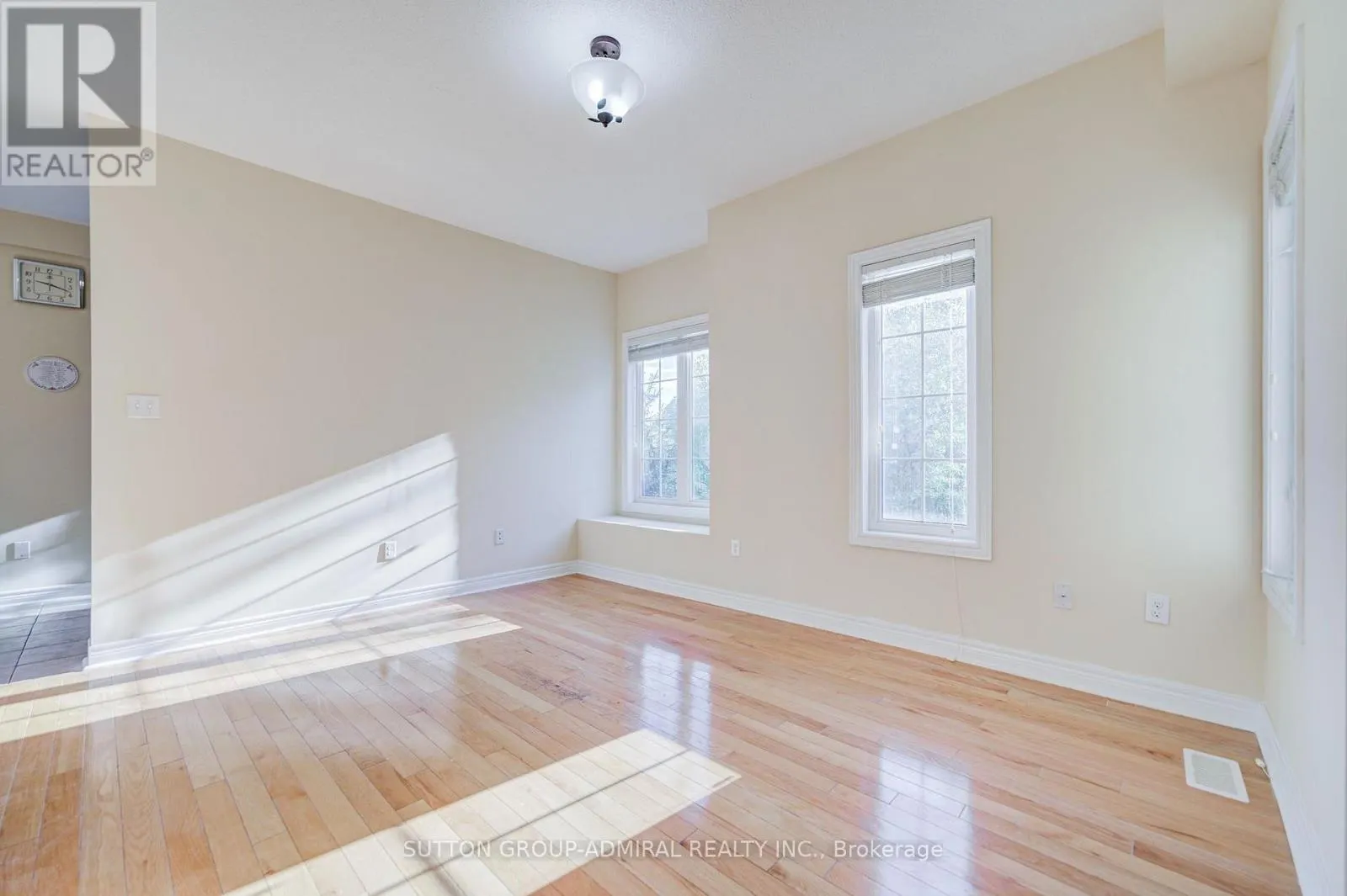 2 - 15 OLD COLONY ROAD
