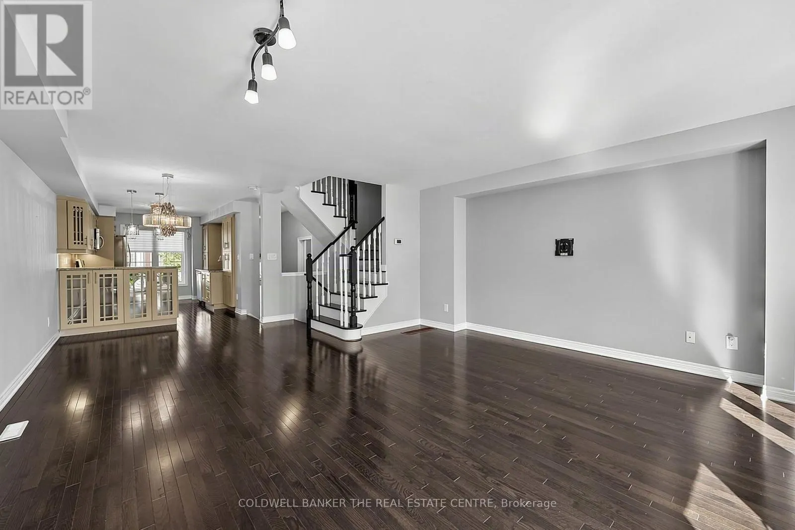 370 DOAK LANE