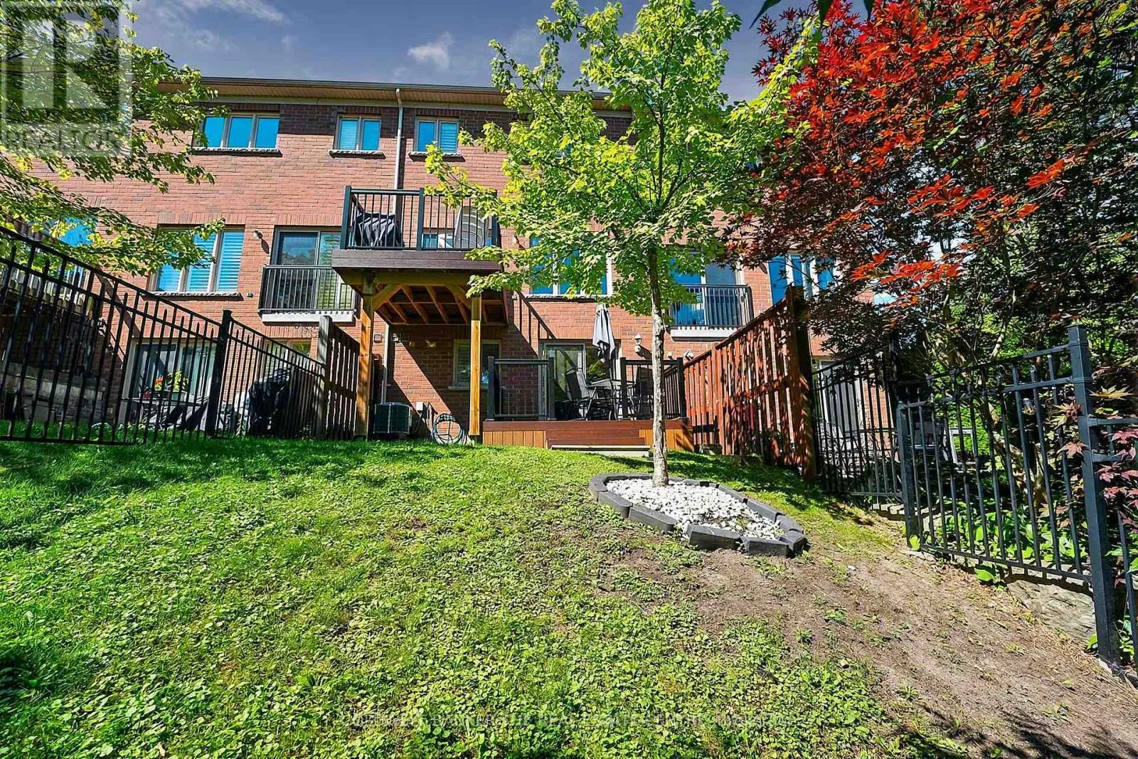 370 DOAK LANE