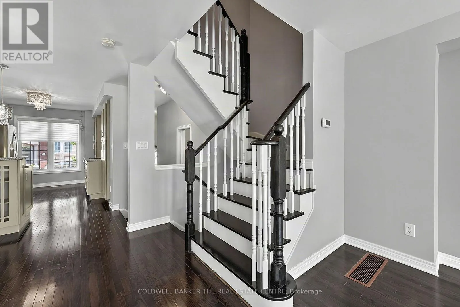 370 DOAK LANE