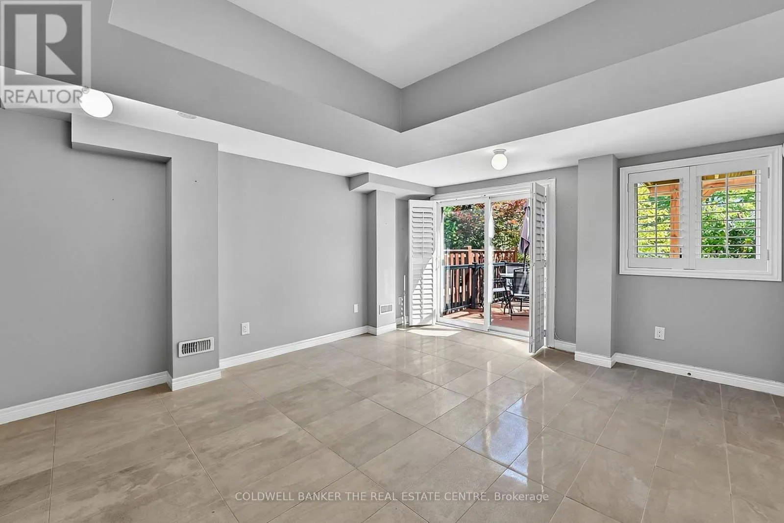 370 DOAK LANE